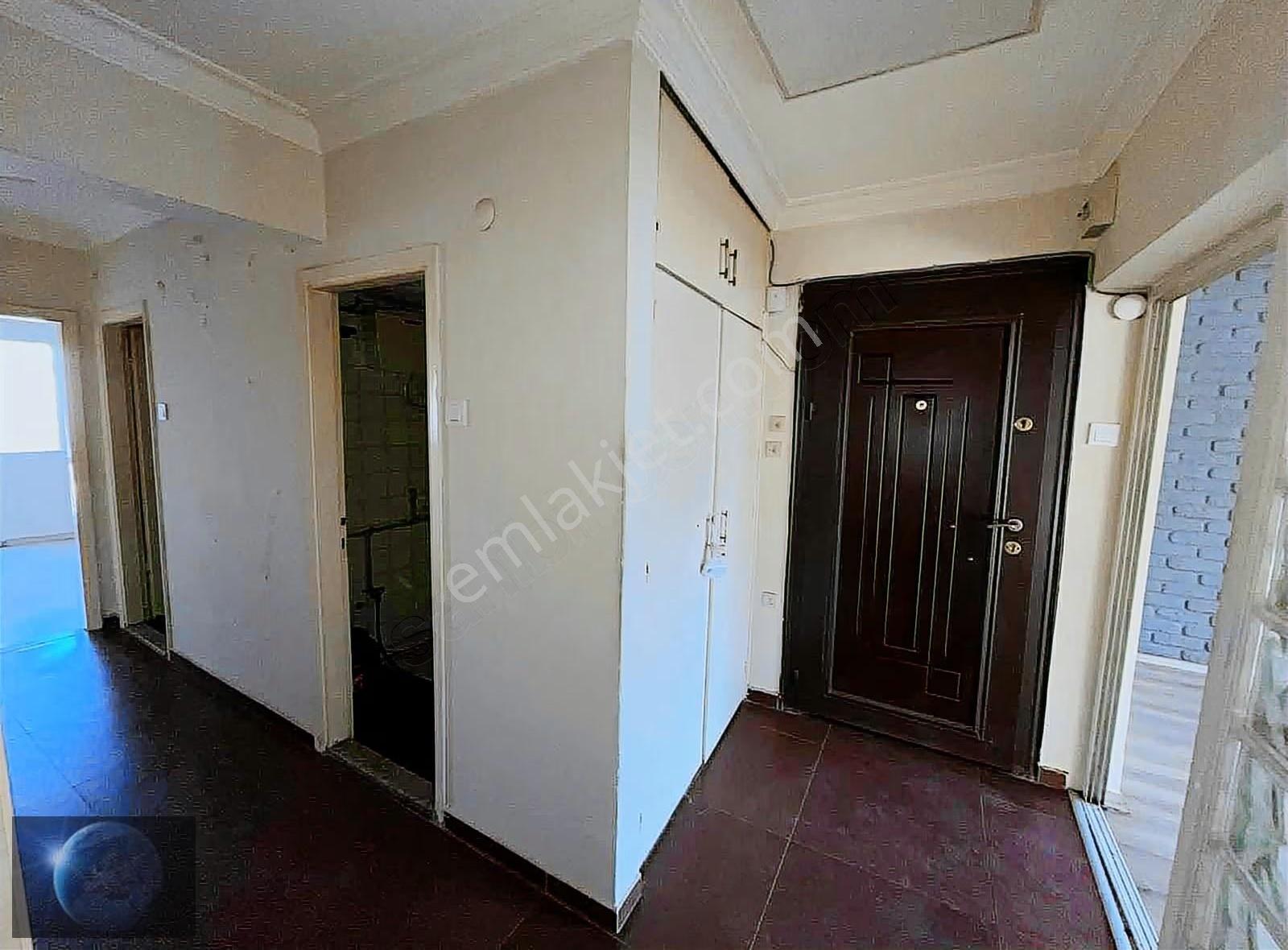 Seferihisar Çarşı Merkezinde Satılık 2+1 Arakat Daire - Görsel 15