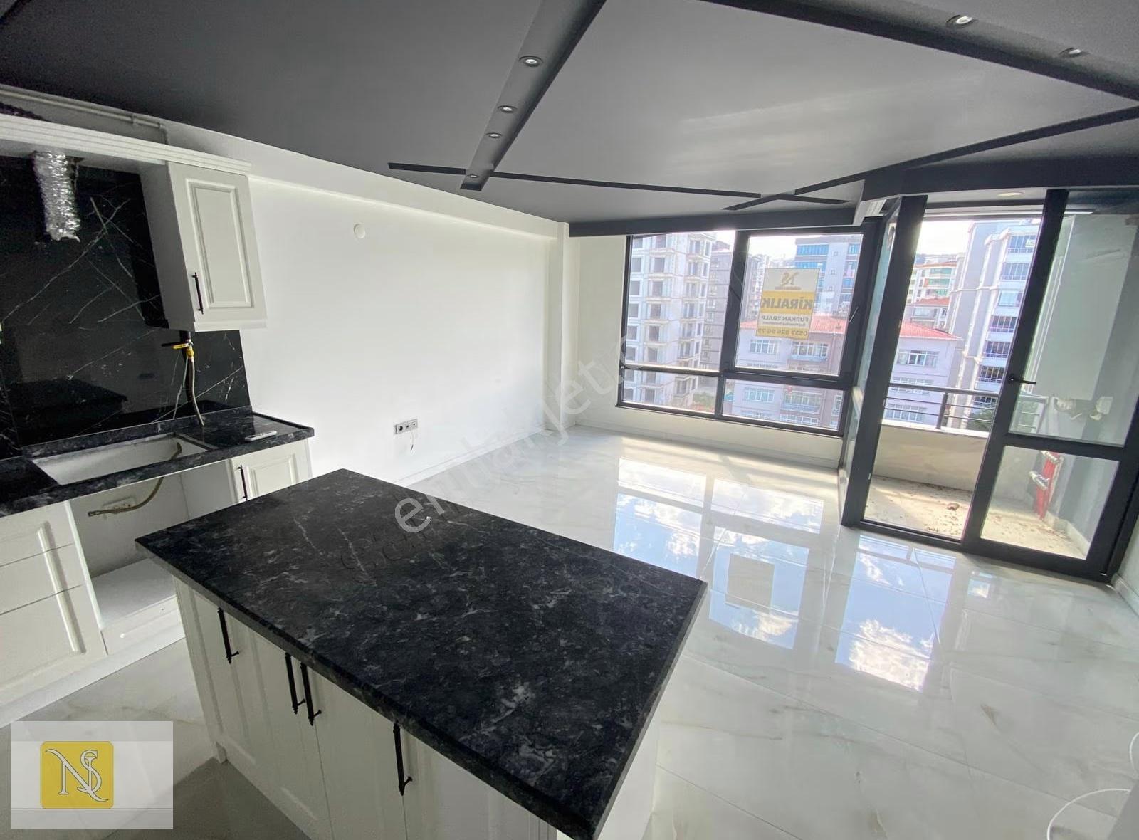 Nş Gayrimenkul'den Anayola Cephe Ebeveyn Banyolu 2+1 Kiralık!