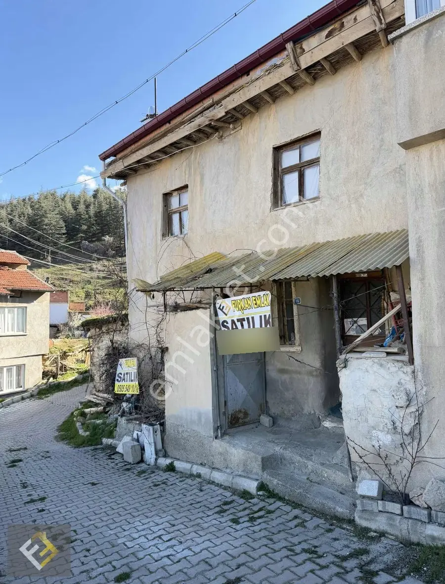 Furkan Emlaktan Çay İlçesinde Satılık Uygun Fiyatlı Kerpiç Ev