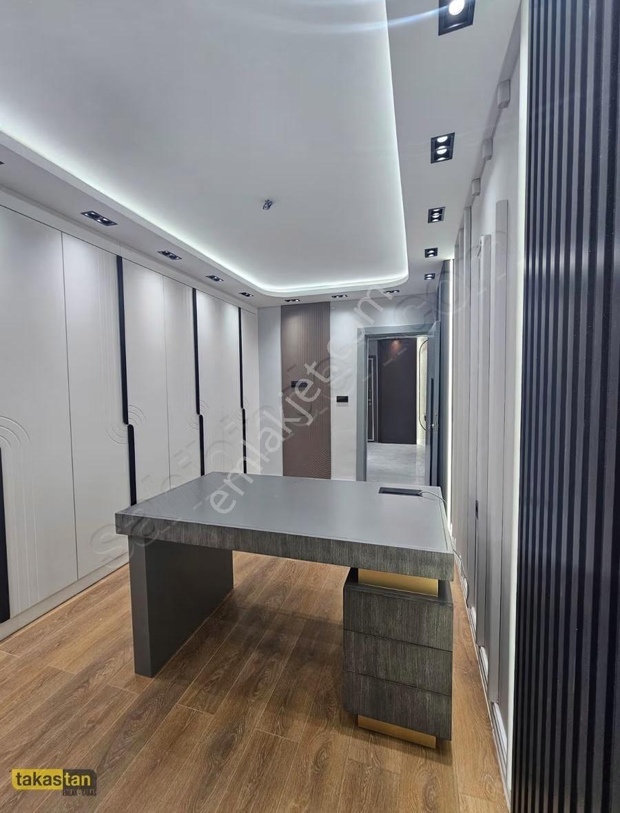 Okan Towers'ın En Lüks En Güzel Kat Ve Manzaralı Ofisi - Görsel 8
