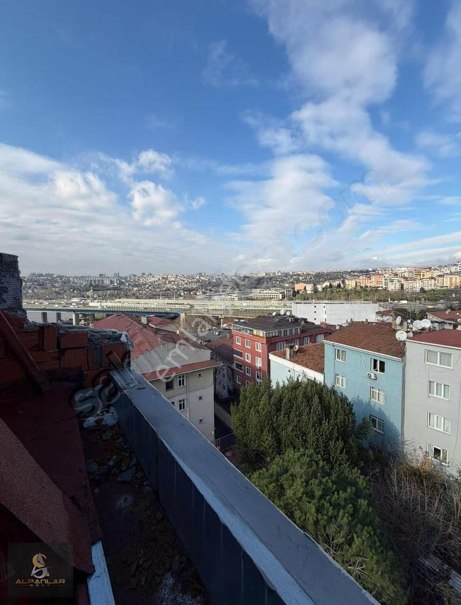 Beyoğlu Halıcıoğlunda Haliç Manzaralı Sıfır 3+1 Dubleks