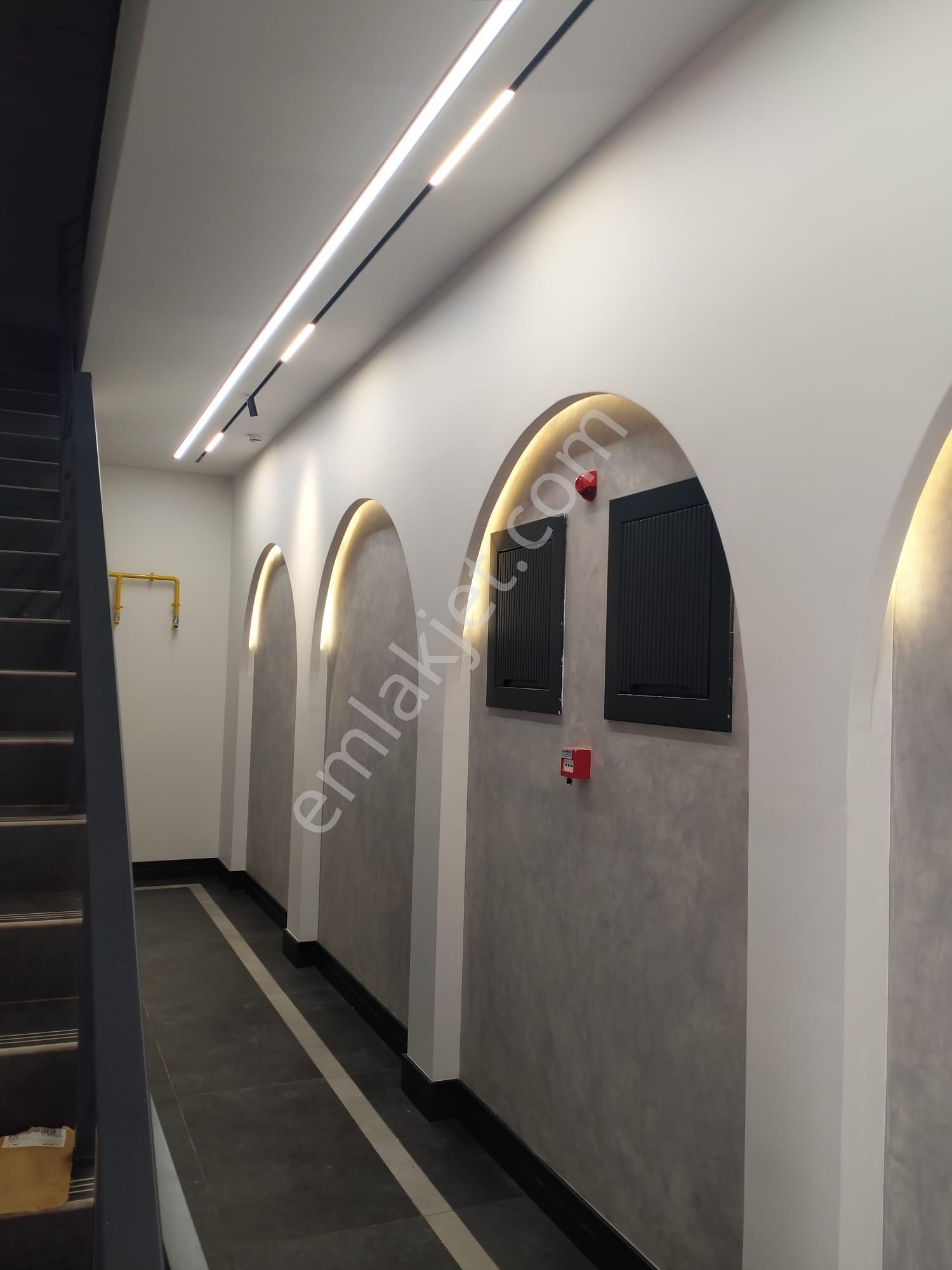 Bulvar Plazada Prestijli 1+1 Ofis Fırsatı - Görsel 14