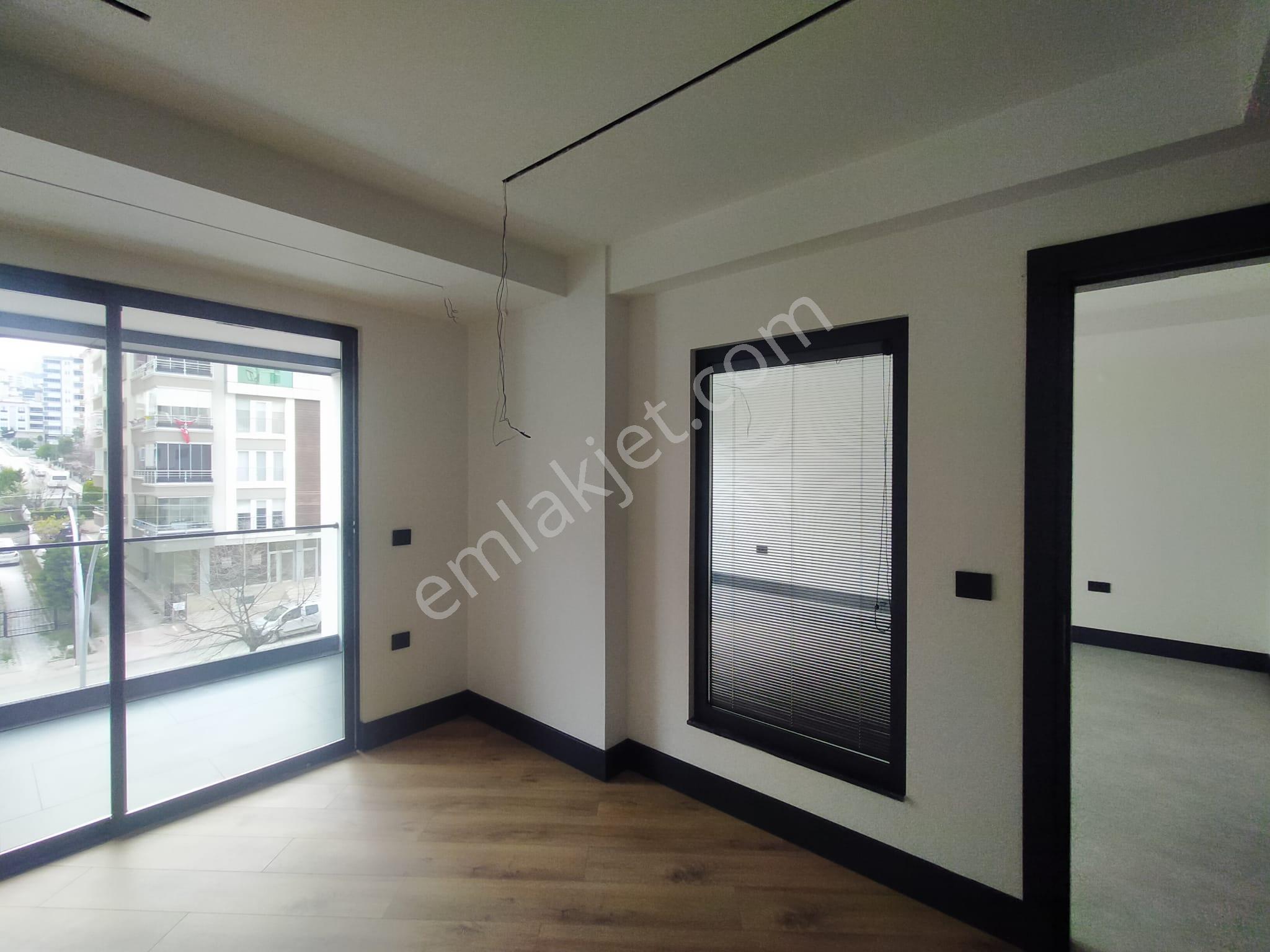 Bulvar Plazada Prestijli 1+1 Ofis Fırsatı - Görsel 21
