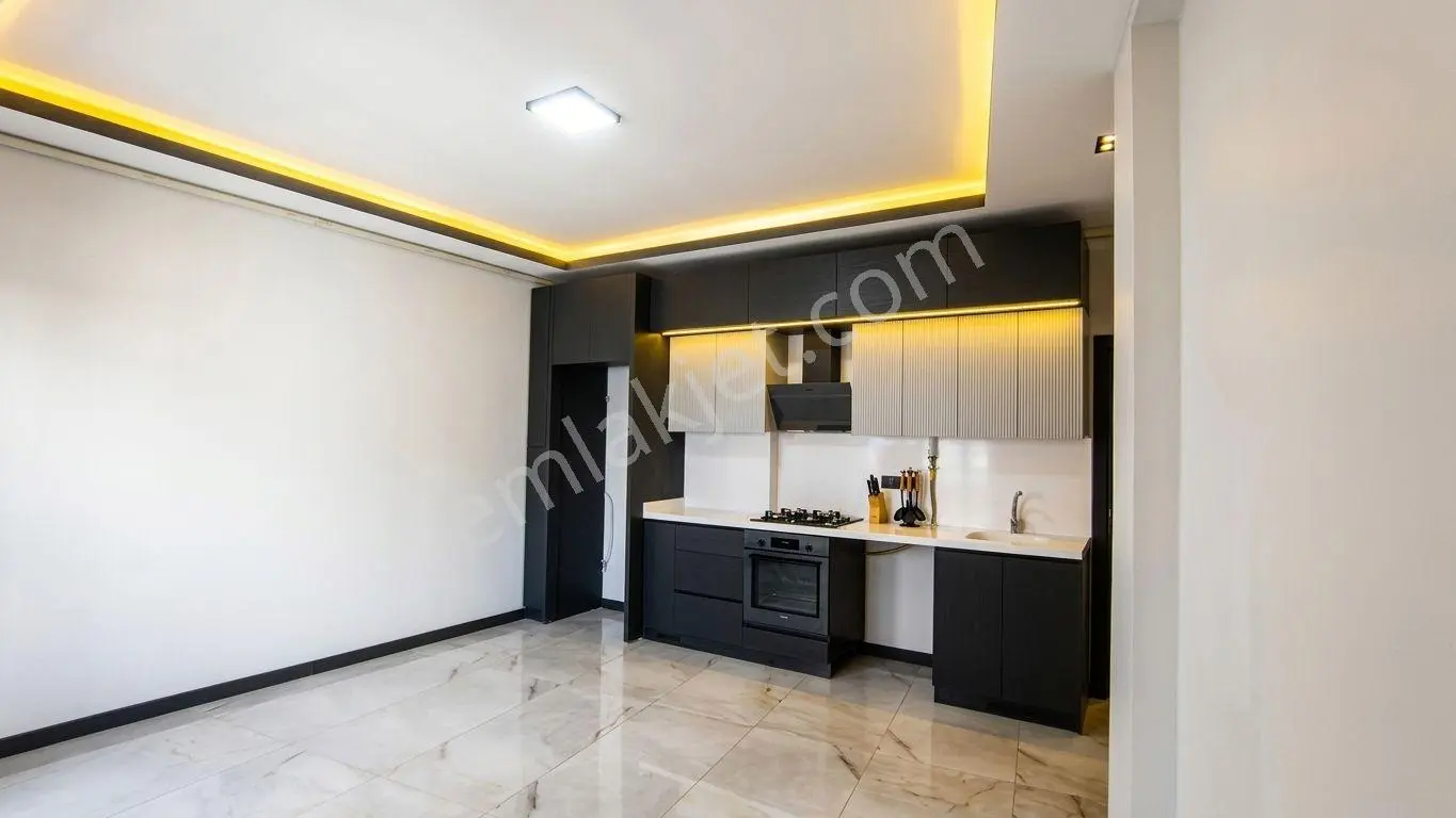 🌅 Daha Düşük Fiyatlarda❗ Kuşadası Merkezde-doğalgazlı, Full Ankastre, Asansör Sıfır 1+1 Kiralıklar