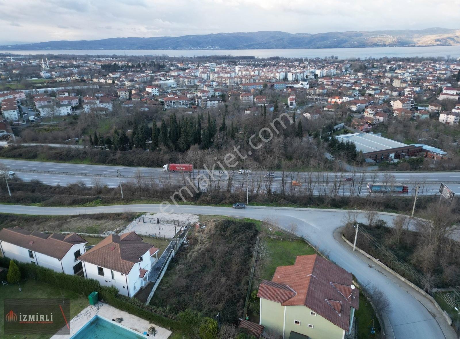 Sapanca Gazipaşa Mh Panaromik Göl Manzaralı 556 M2 Satılık Arsa