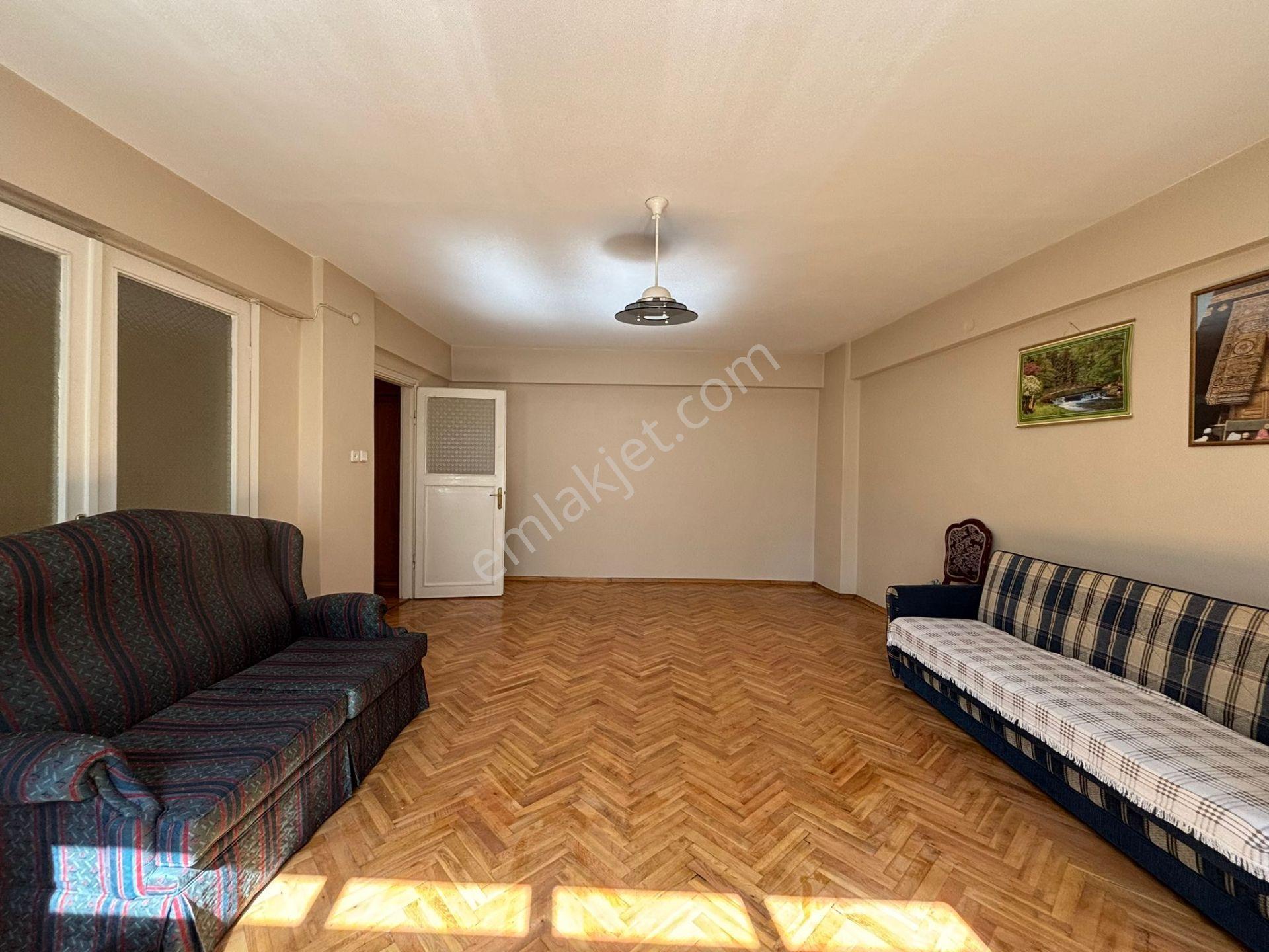 Karamürsel 4 Temmuz Mah. Cadde Üzeri 130 M² 3+1 Ofise Uygun - Görsel 4