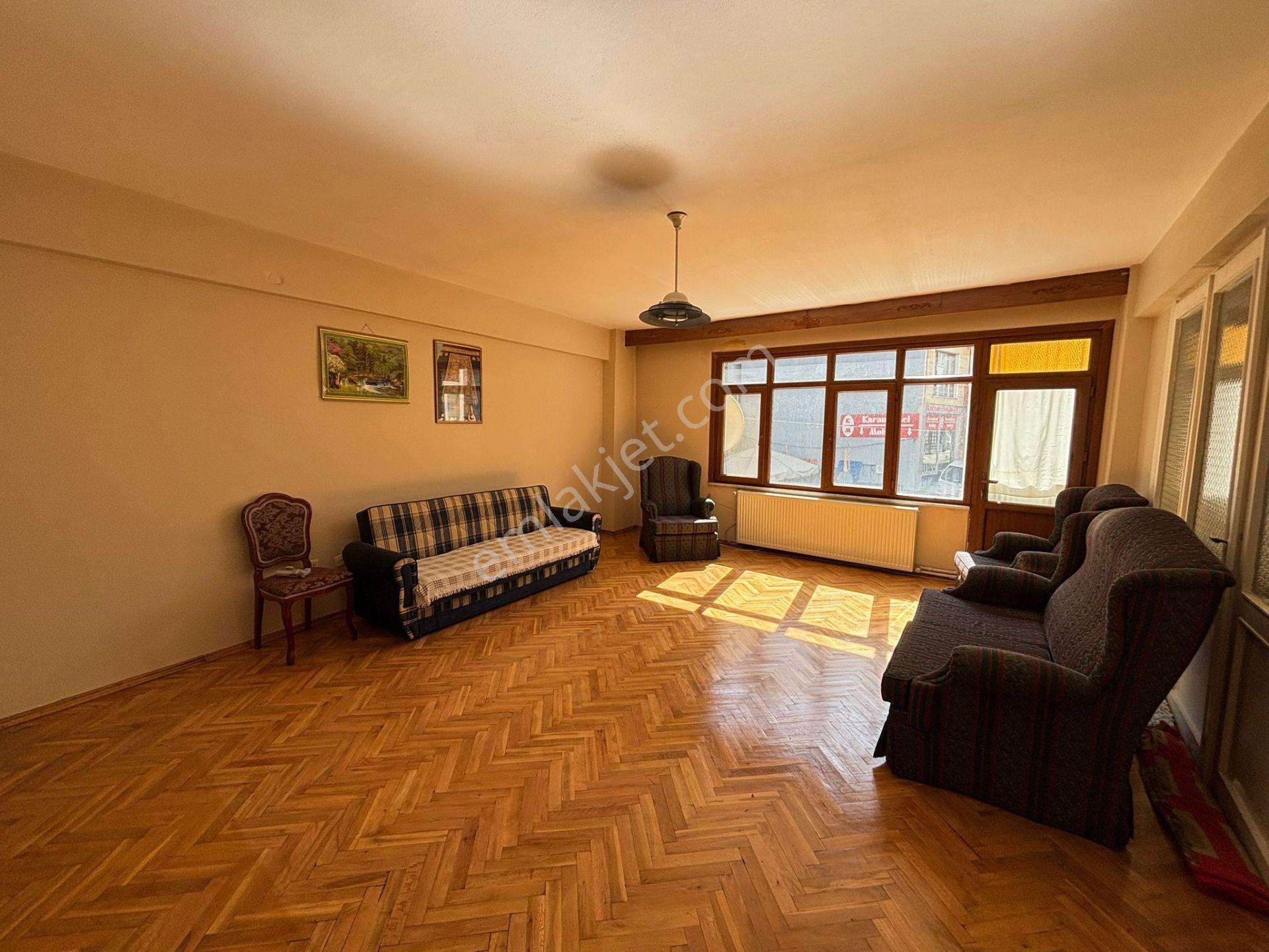 Karamürsel 4 Temmuz Mah. Cadde Üzeri 130 M² 3+1 Ofise Uygun - Görsel 2
