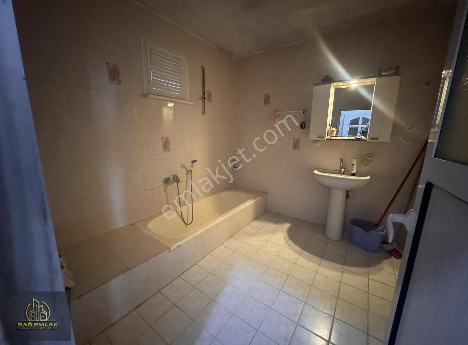 Bağlarbaşı Okul Caddesinde 130 M² Net Ferah 3+1 Satılık Daire - Görsel 5