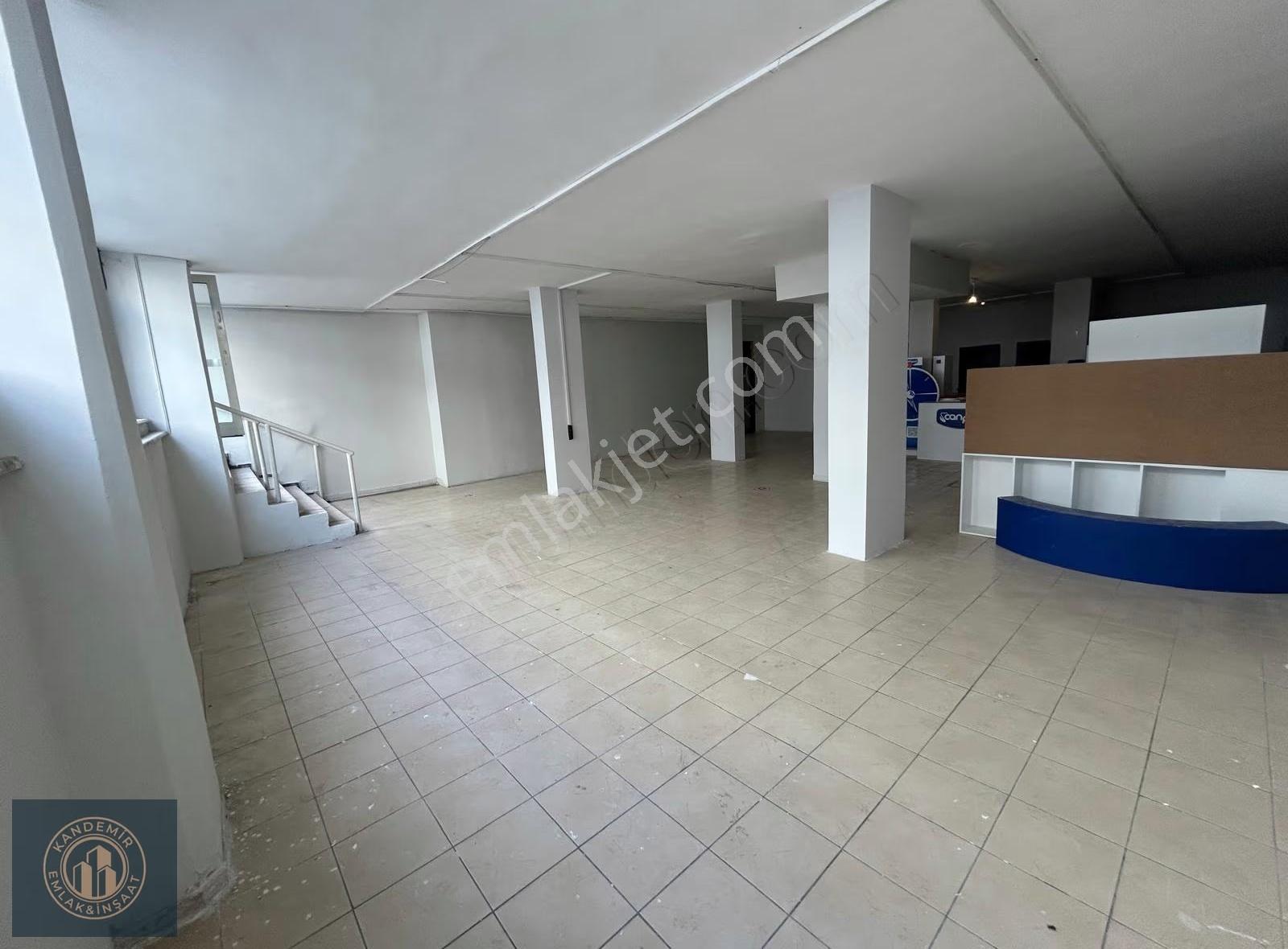 Üsküdar Selimiye'de Cadde Üzerinde 200m2 Kiralık Dükkan - Görsel 16