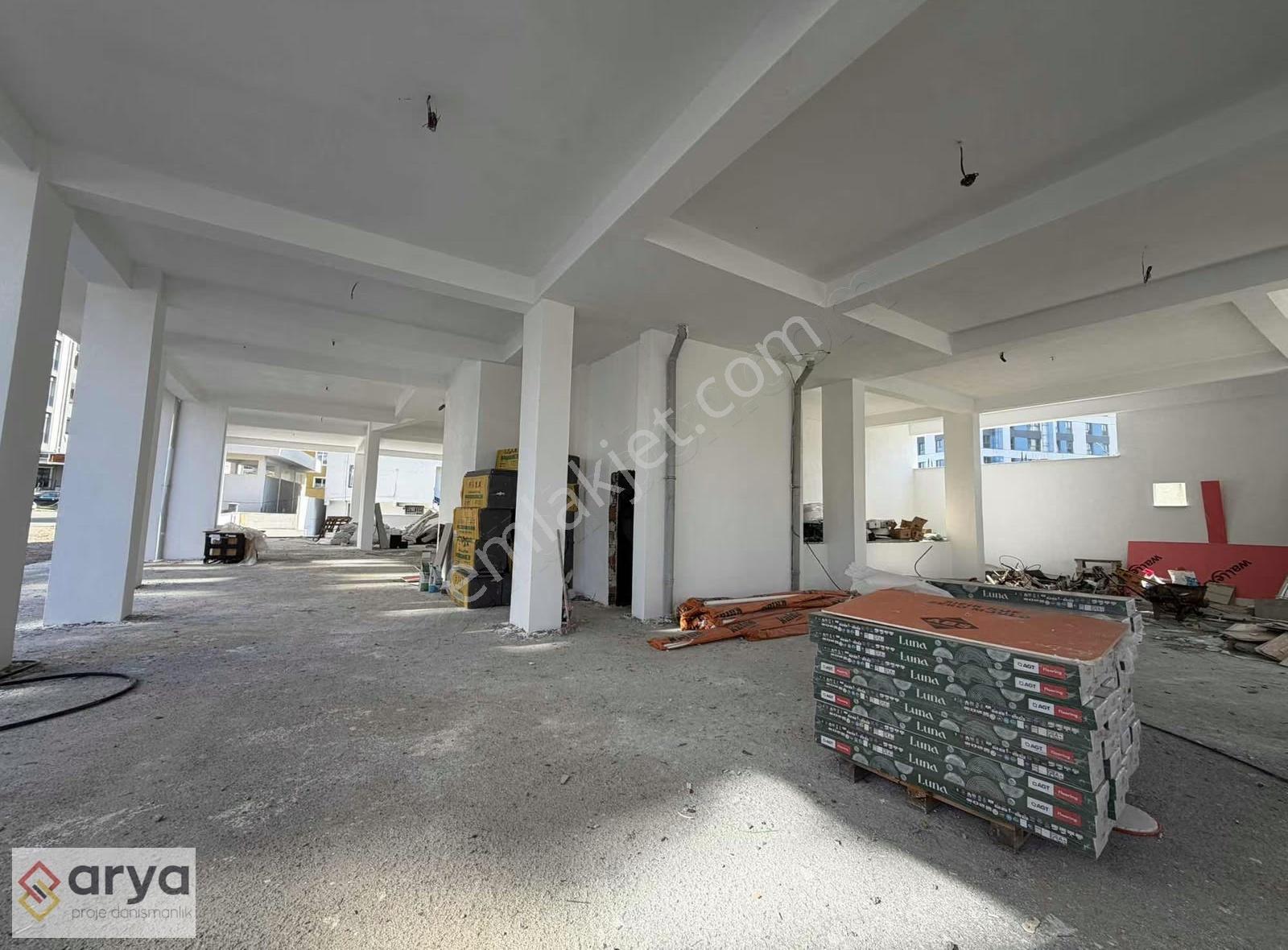Hürriyet Mahallesinde Prestijli 750 M² Kiralık Ticari Alan! - Görsel 2