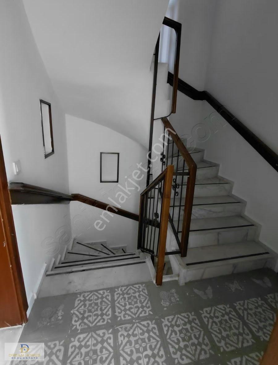 Merkezi Konumda, Havuzlu Sitede Satılık İkiz Villa - Görsel 22