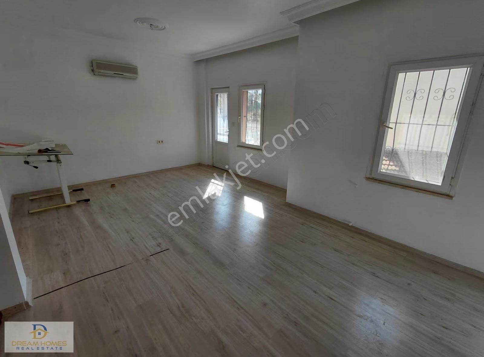 Merkezi Konumda, Havuzlu Sitede Satılık İkiz Villa - Görsel 18