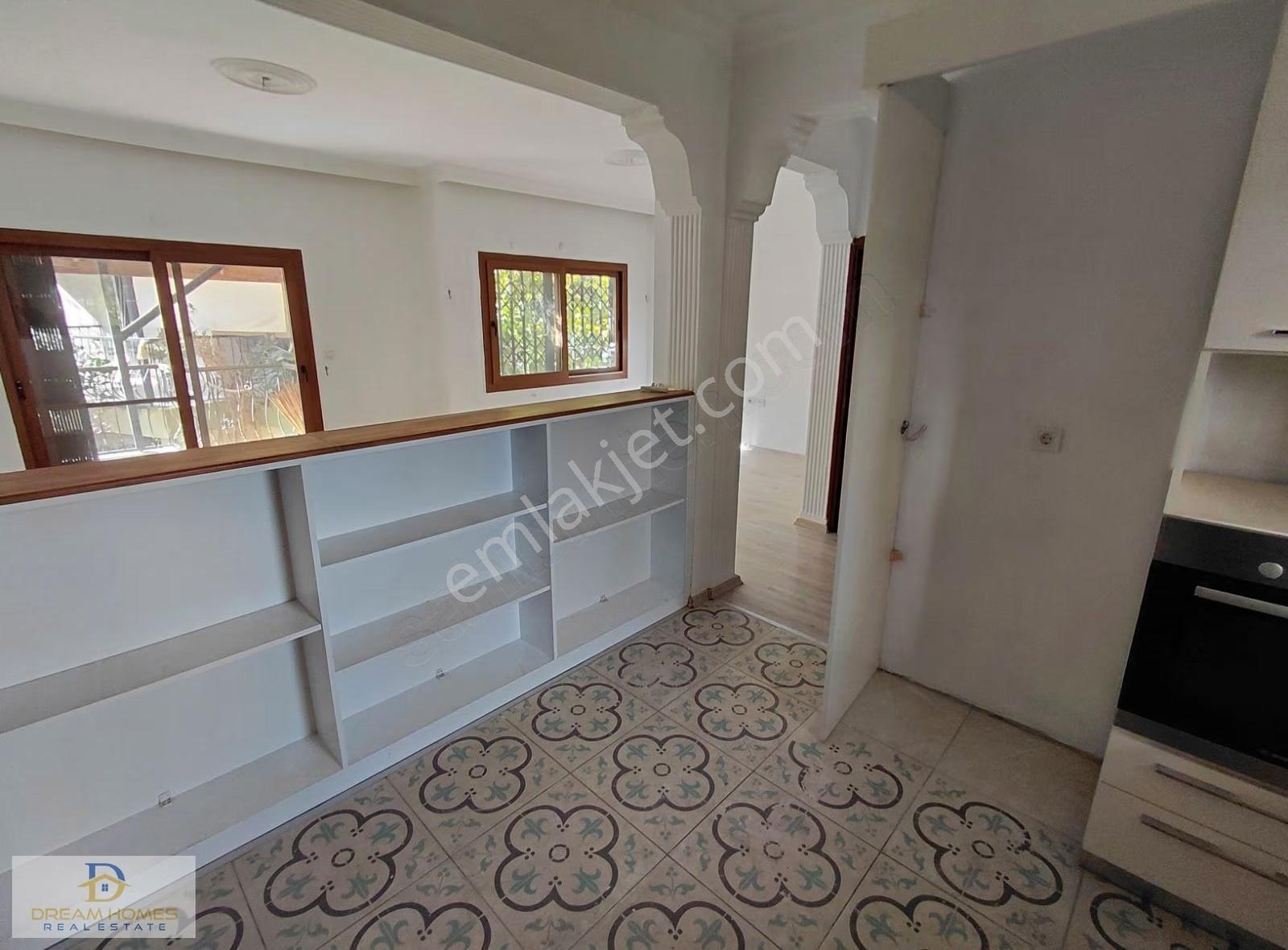 Merkezi Konumda, Havuzlu Sitede Satılık İkiz Villa - Görsel 25