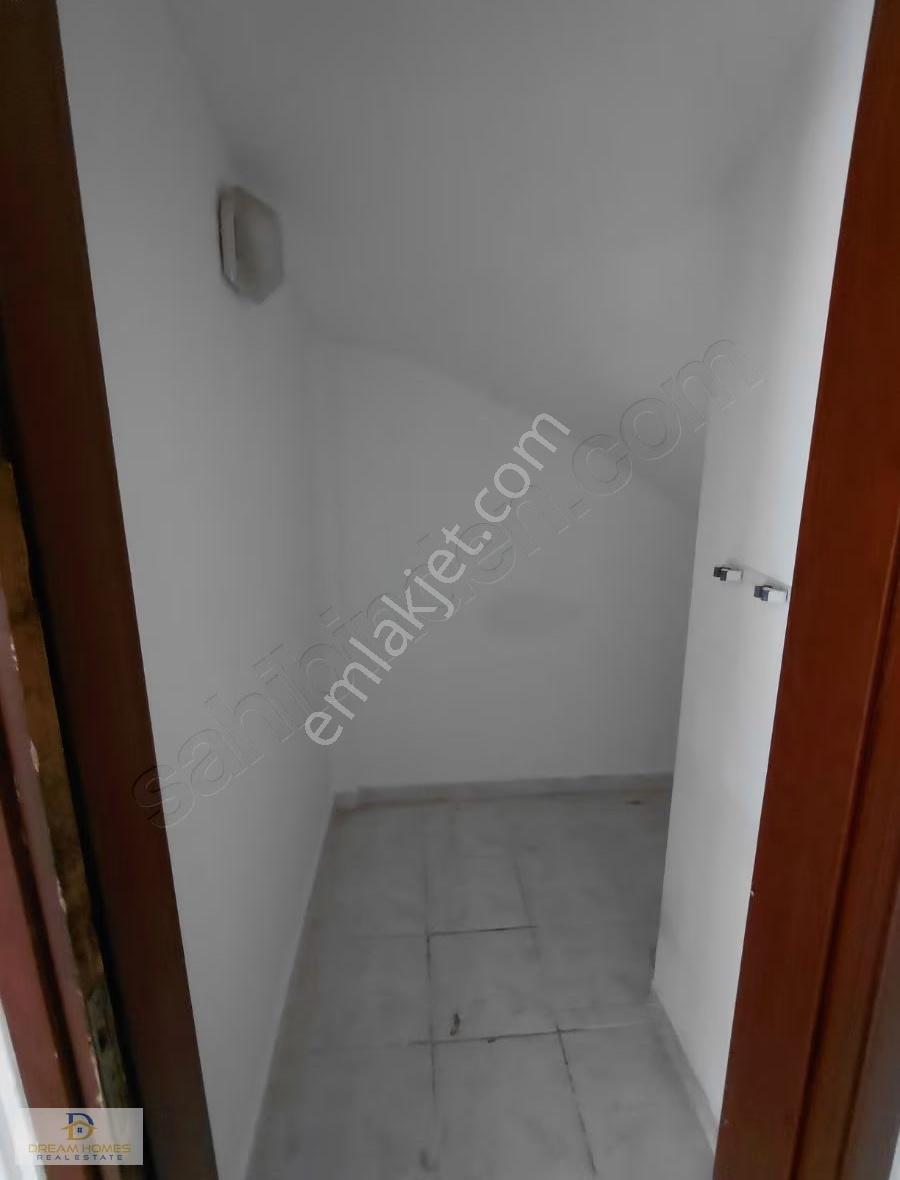 Merkezi Konumda, Havuzlu Sitede Satılık İkiz Villa - Görsel 17