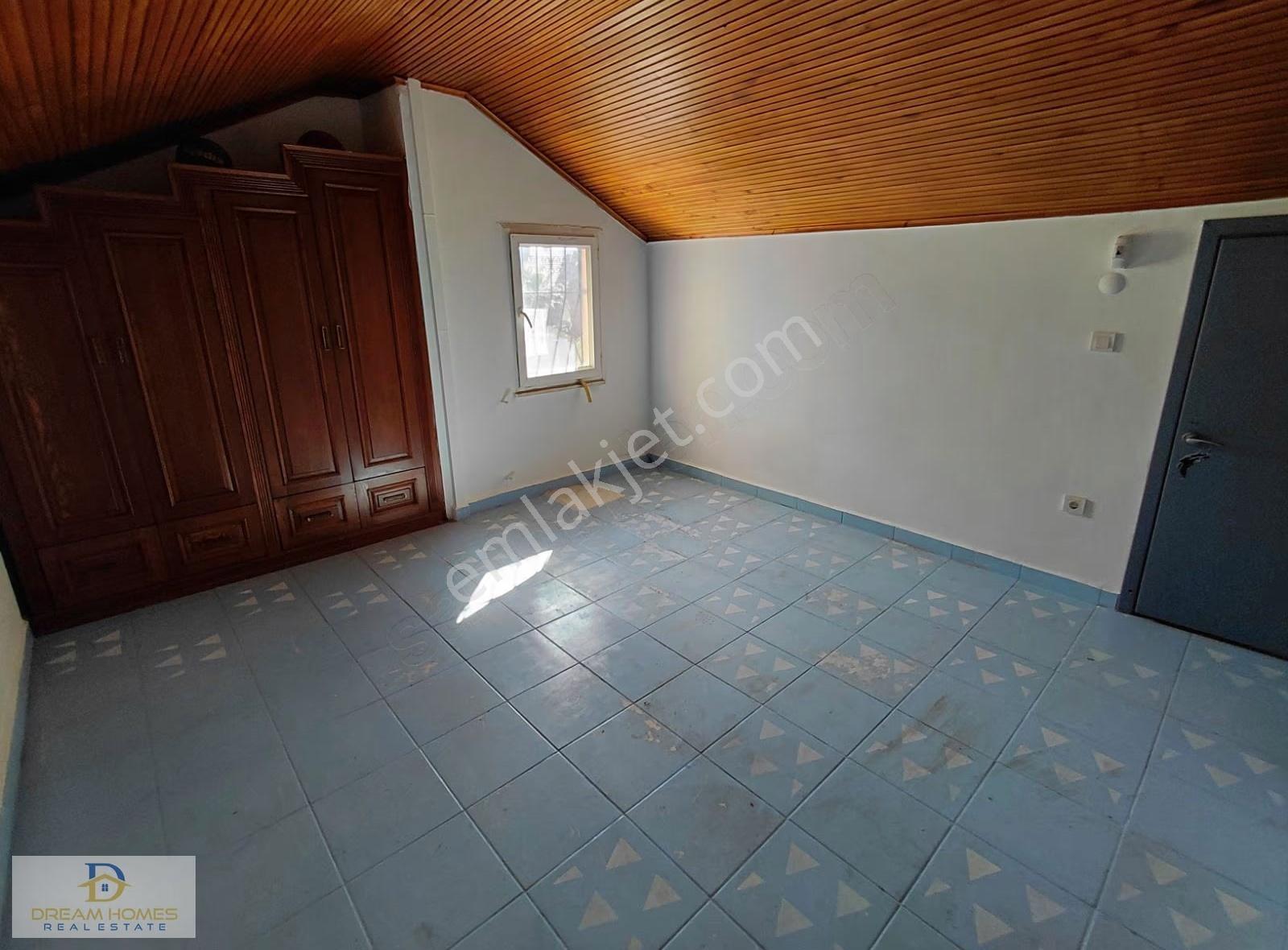 Merkezi Konumda, Havuzlu Sitede Satılık İkiz Villa - Görsel 24
