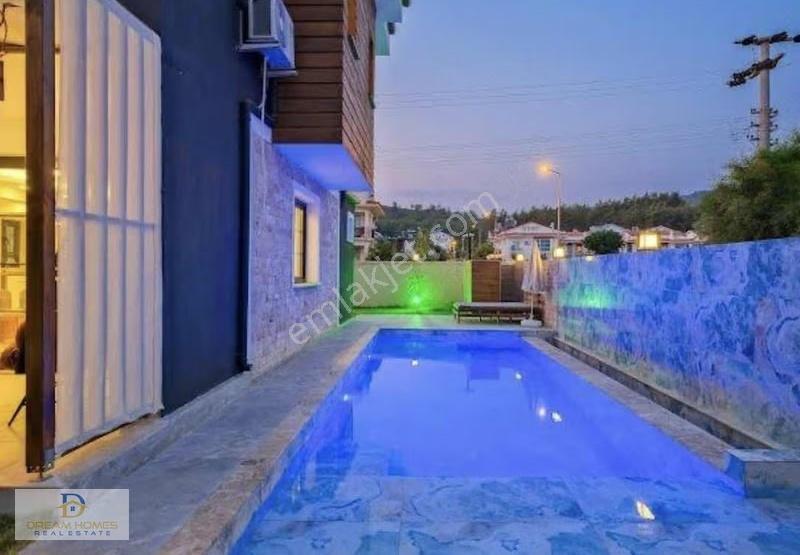 Foça Mahallesinde Kiralık 3+1 Tripleks Villa - Görsel 7