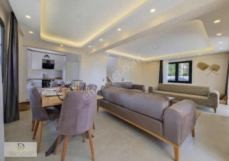 Foça Mahallesinde Kiralık 3+1 Tripleks Villa - Görsel 6