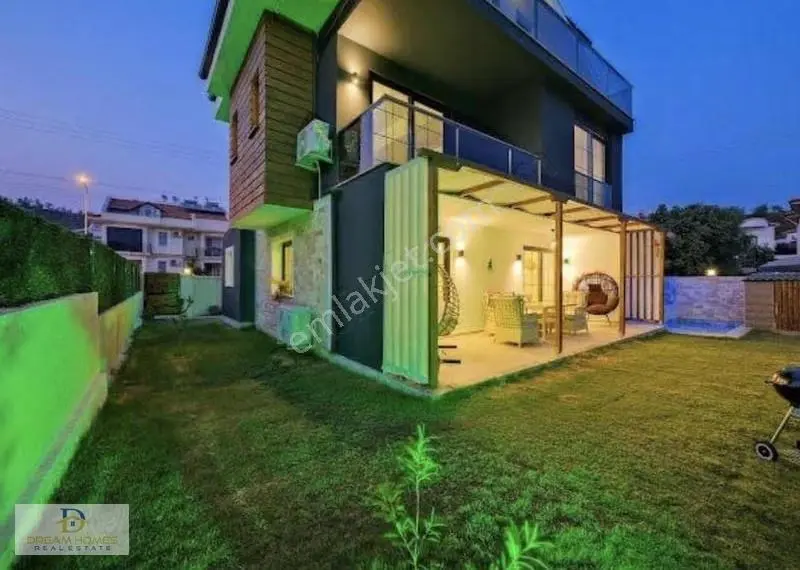 Foça Mahallesinde Kiralık 3+1 Tripleks Villa - Görsel 4