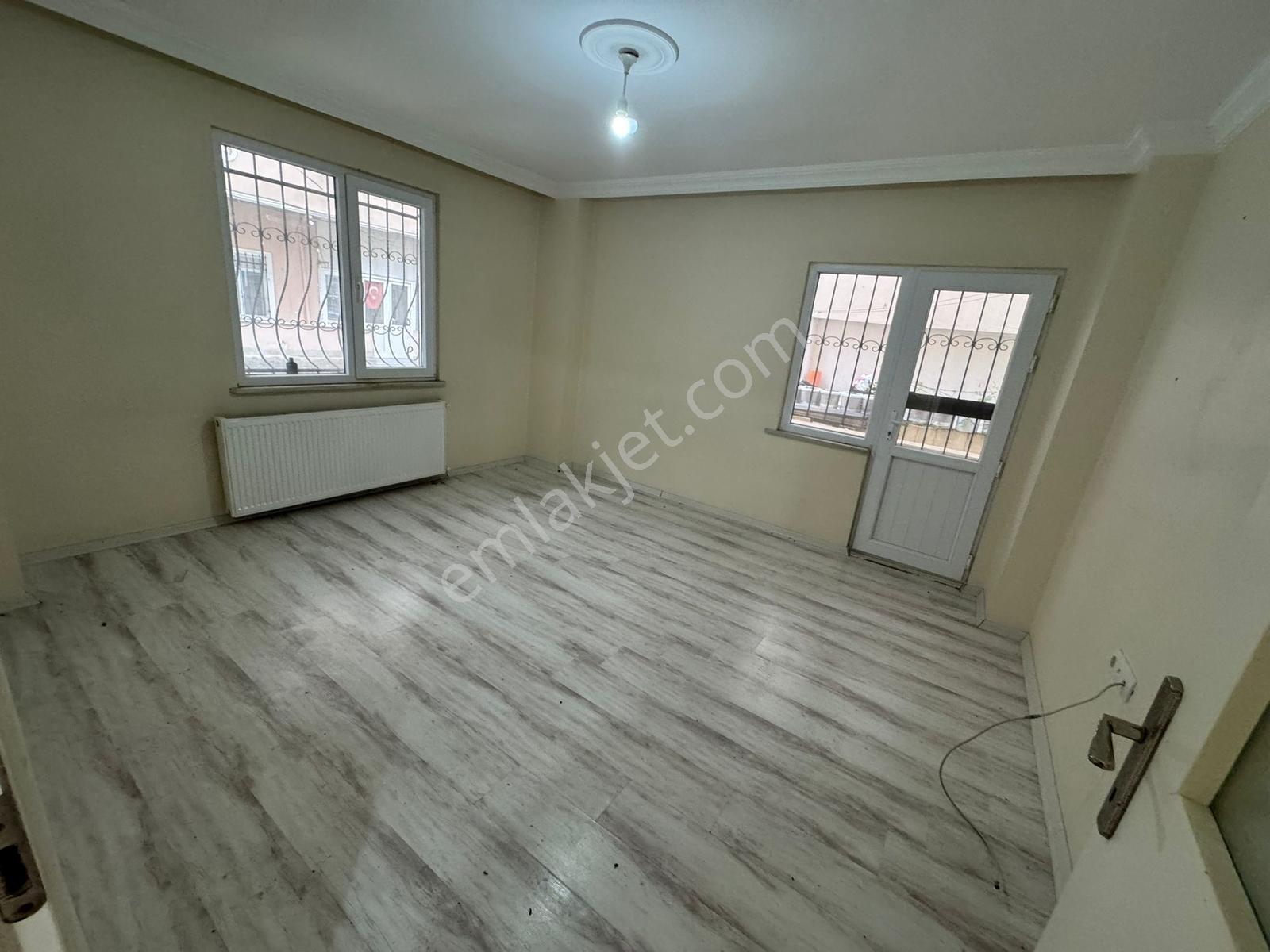 Kazım Karabekir 2+1 Yüksek Giriş Caddeye Yakın Satılık Daire