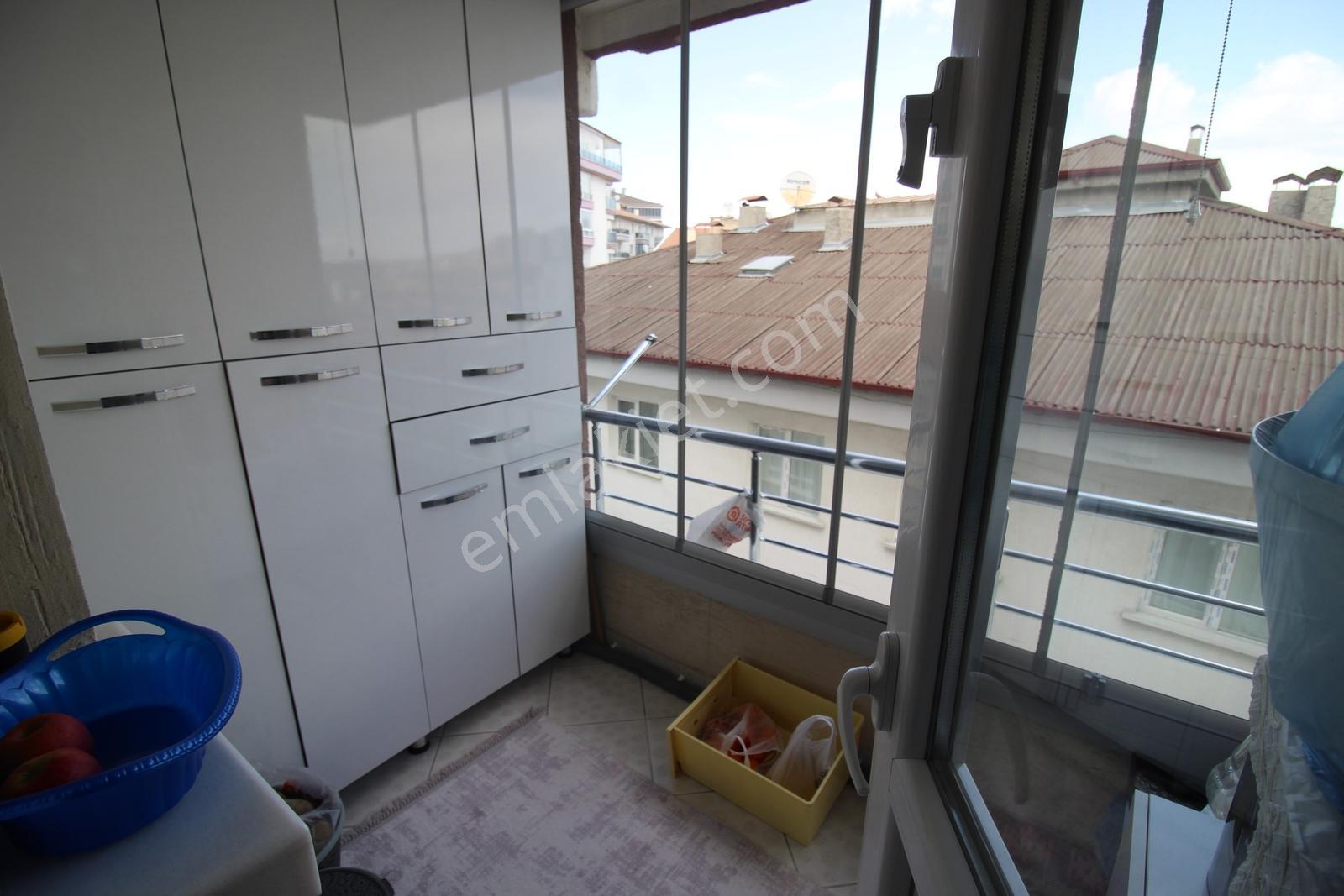 Krc'den Hocalı Caddesi Üzerinde Full+full Yapılı Asansörlü 6+1 - Görsel 21