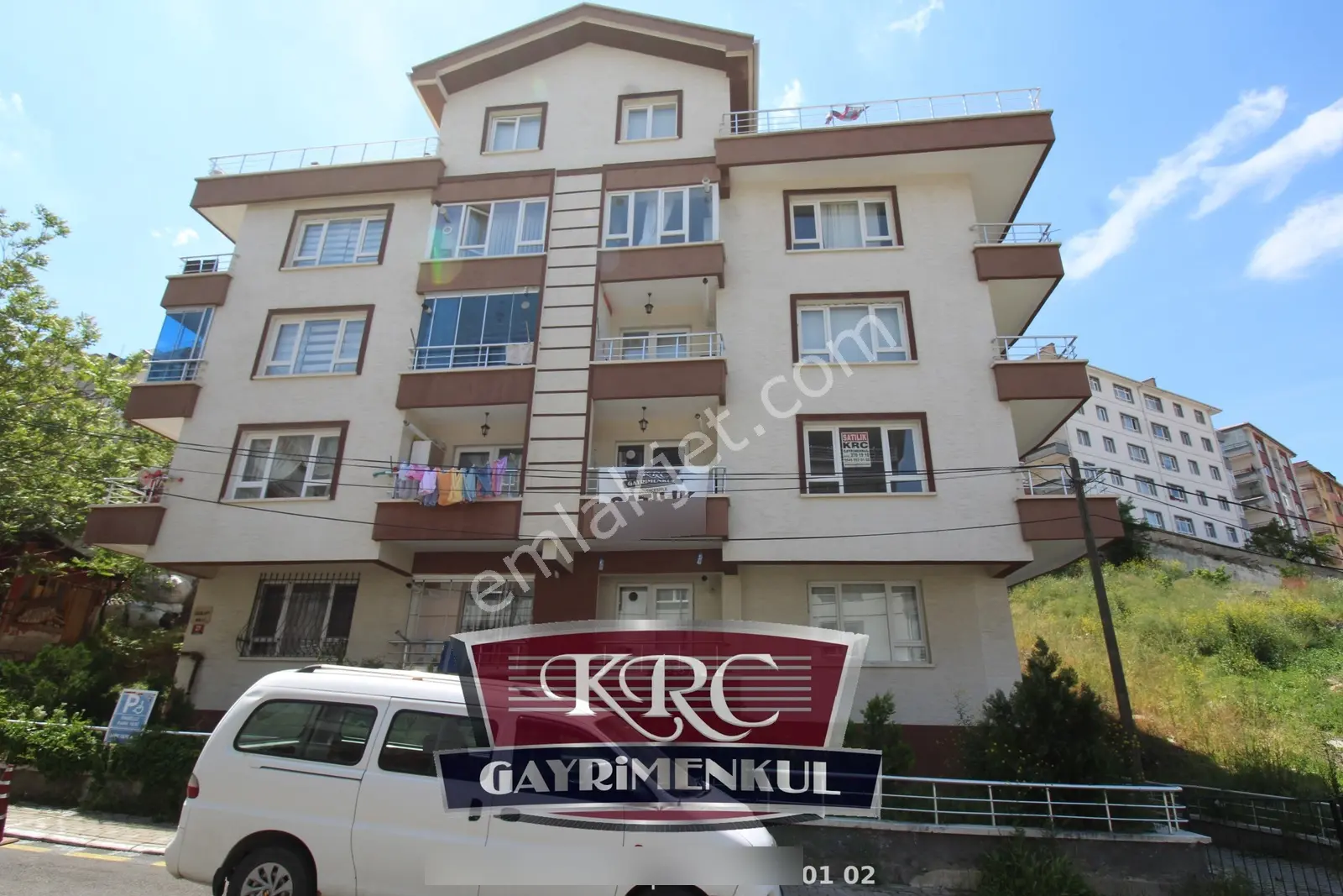 Krc'den Çağlayan Mah.merkezi Konumda 3+1 Satılık Daire