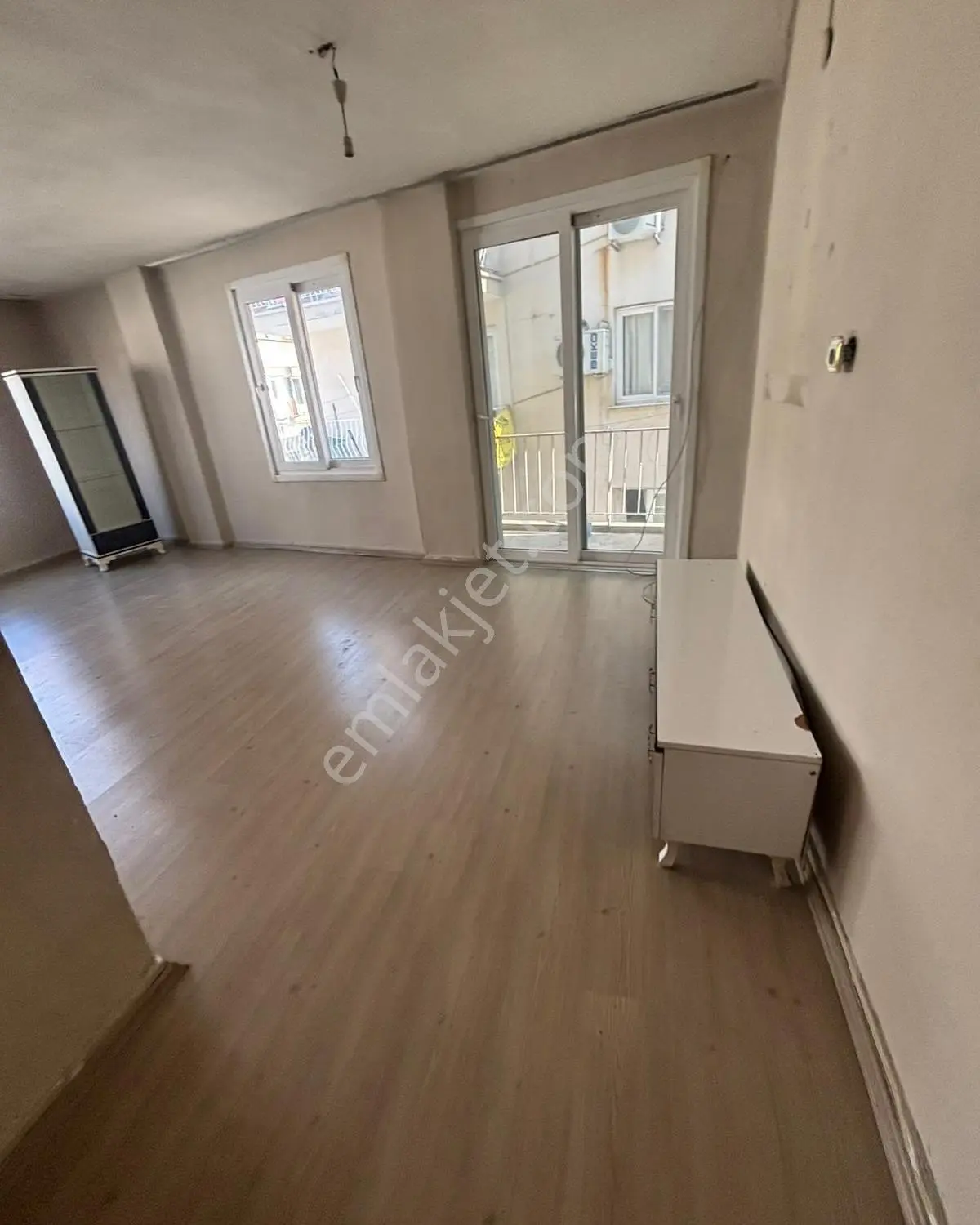 Cumhuriyet Mahallesi’nde 3+1 Kiralık Ara Kat Daire - Görsel 2