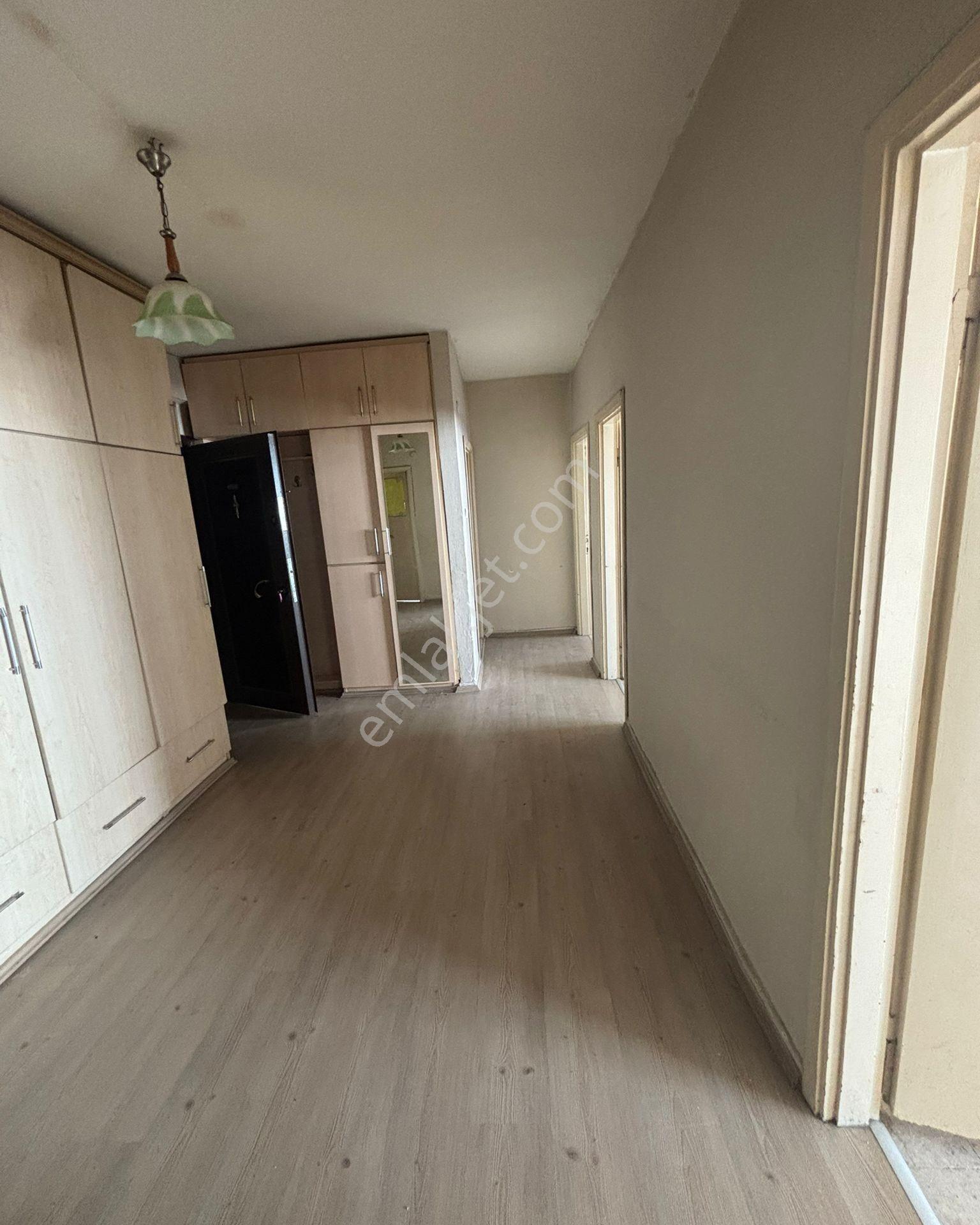 Cumhuriyet Mahallesi’nde 3+1 Kiralık Ara Kat Daire