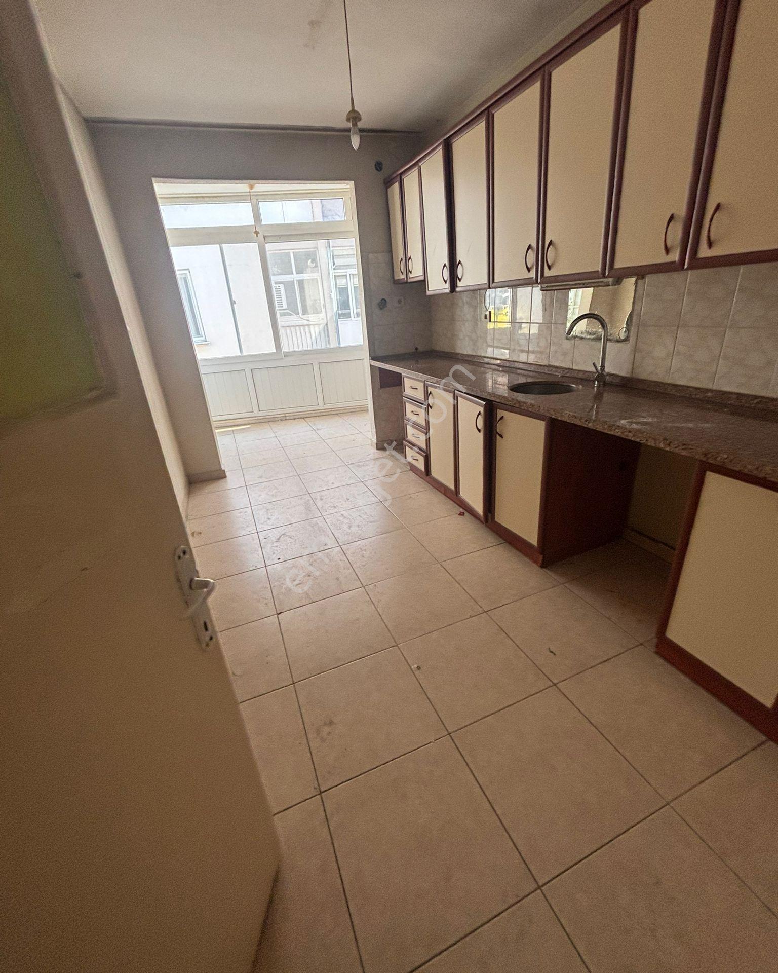 Cumhuriyet Mahallesi’nde 3+1 Kiralık Ara Kat Daire - Görsel 14