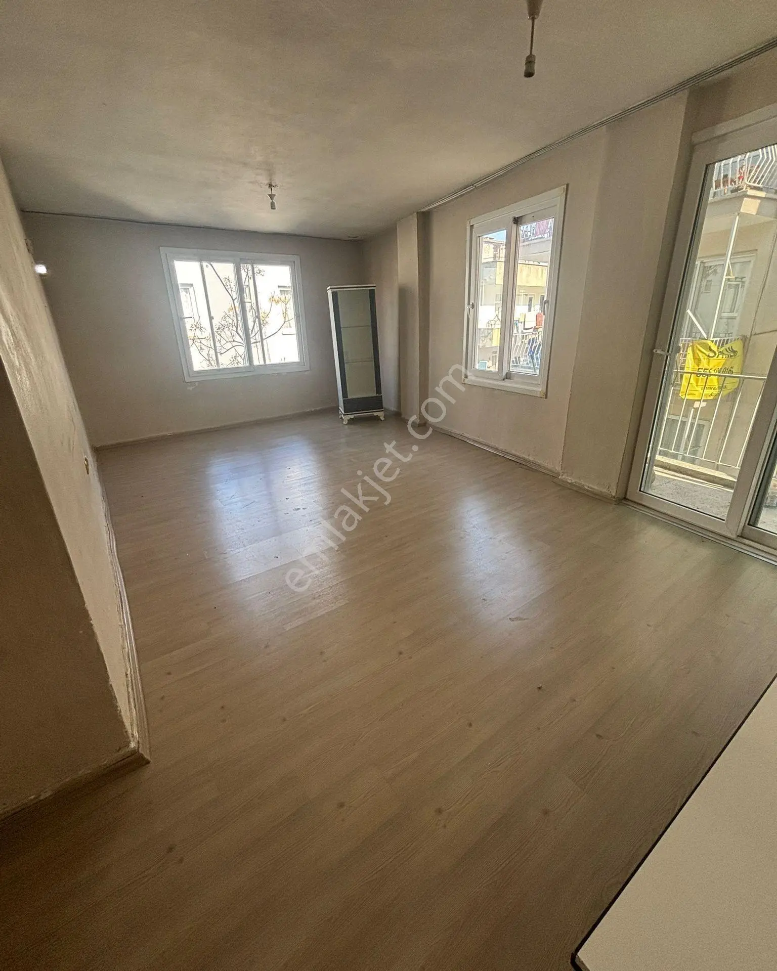 Cumhuriyet Mahallesi’nde 3+1 Kiralık Ara Kat Daire - Görsel 3