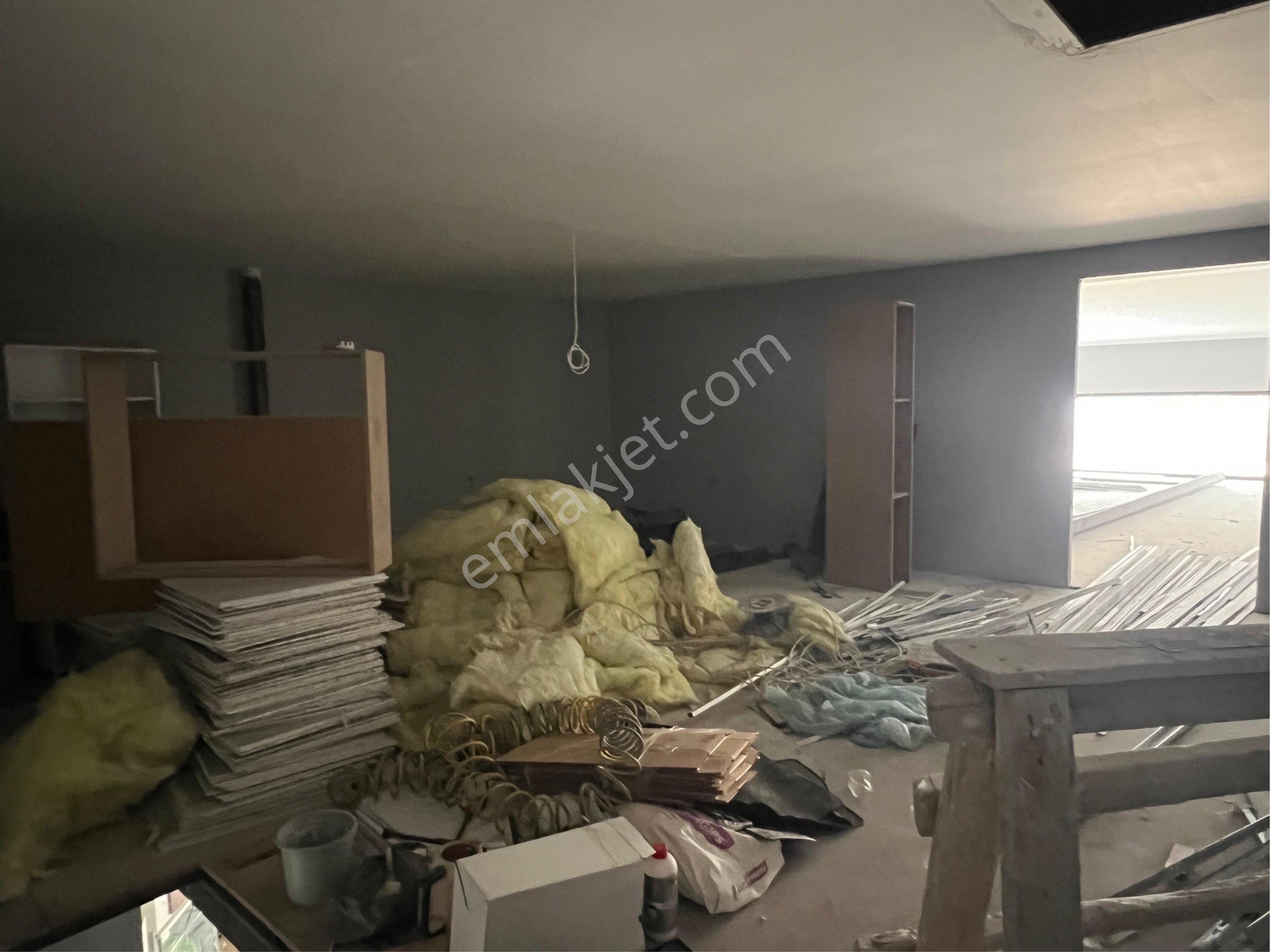 Arkadaş Emlaktan Galericiler Sitesinde 2 Katlı Kiralık Dükkan - Görsel 16