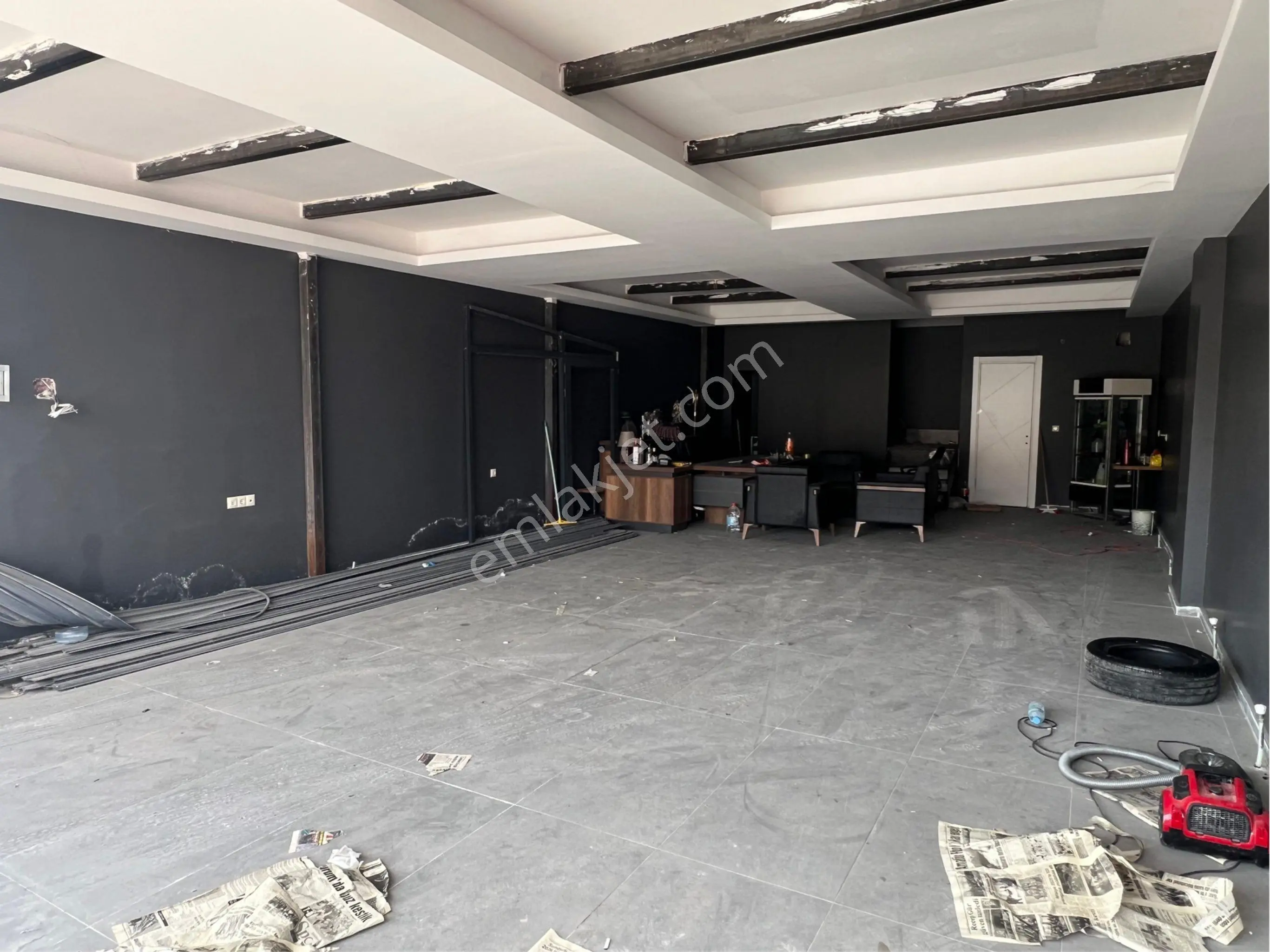 Arkadaş Emlaktan Galericiler Sitesinde 2 Katlı Kiralık Dükkan - Görsel 5