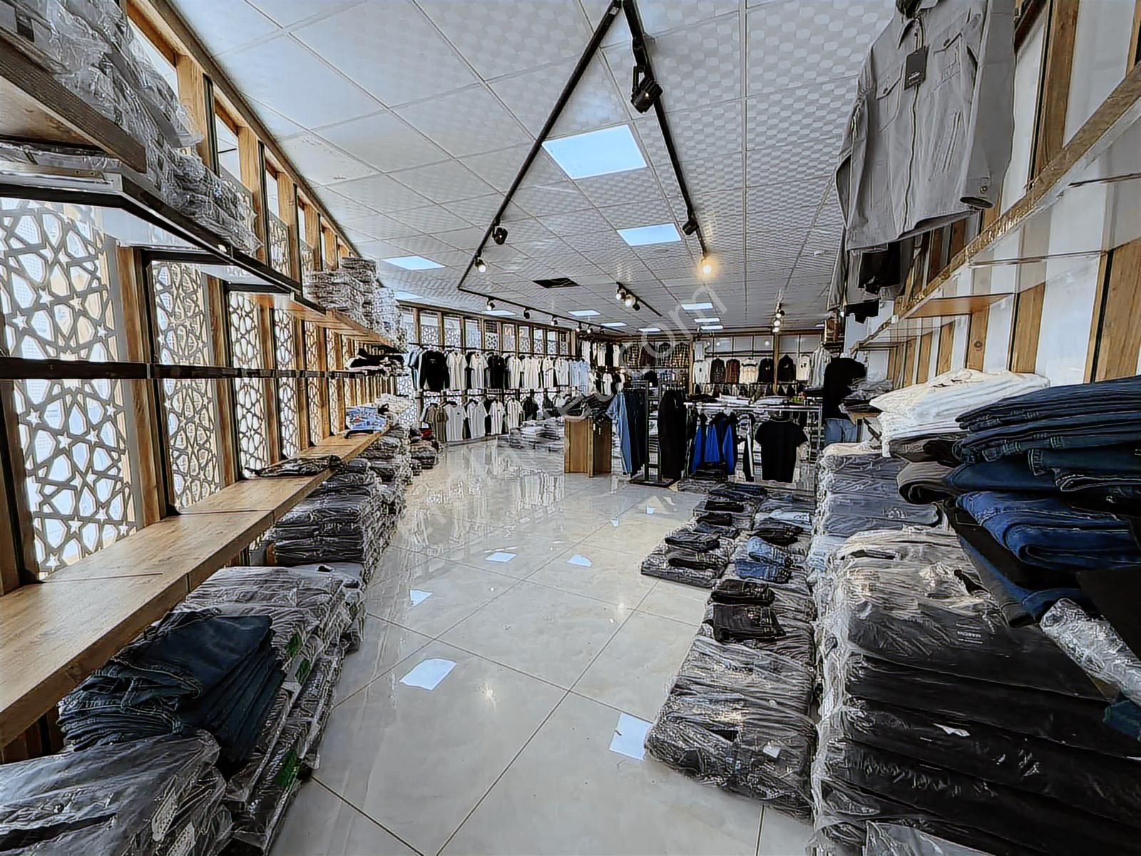 Acil ! Cadde Üzeri 300 M2 Mükemmel Satılık Dükkan - Görsel 12
