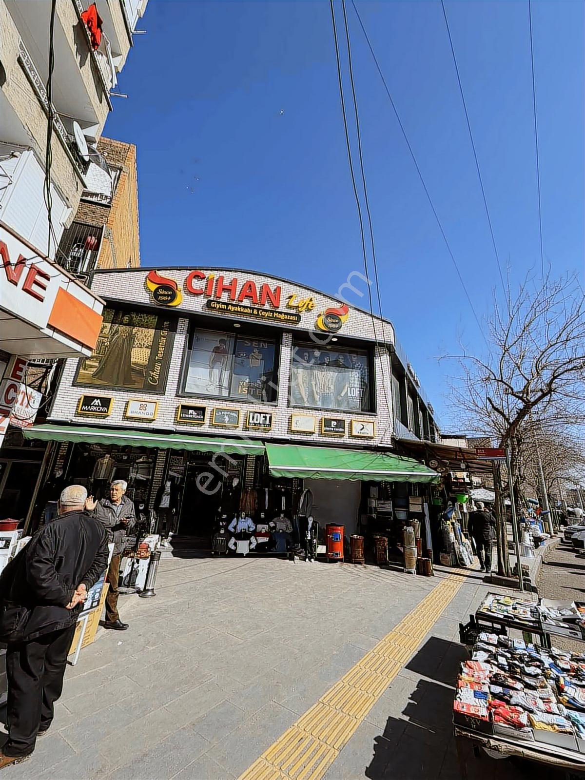 Acil ! Cadde Üzeri 300 M2 Mükemmel Satılık Dükkan - Görsel 26