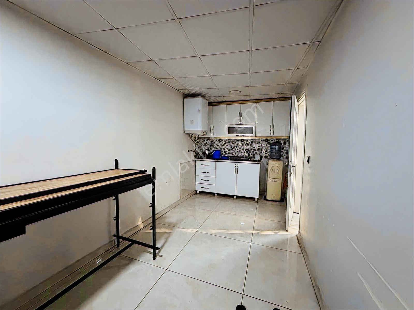 Acil ! Cadde Üzeri 300 M2 Mükemmel Satılık Dükkan - Görsel 21