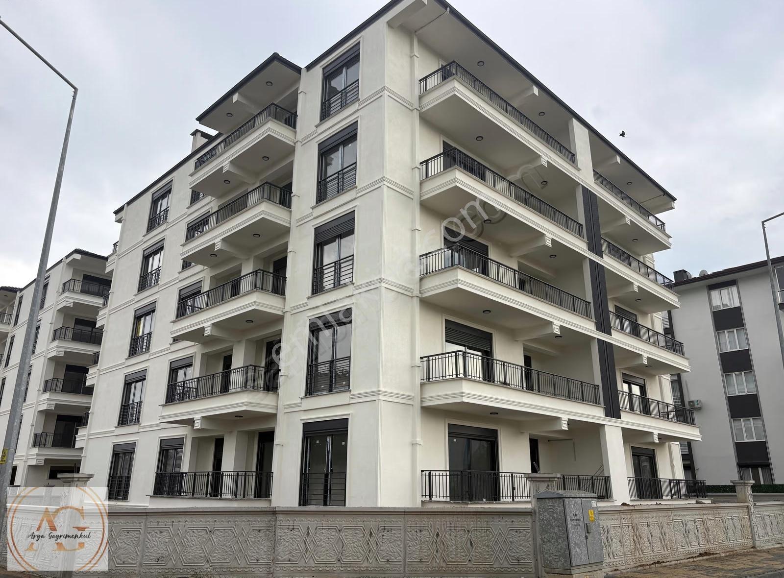 Hamidiye'de Otoparklı, Ebeveyn Banyolu, 3+1 Satılık Daire