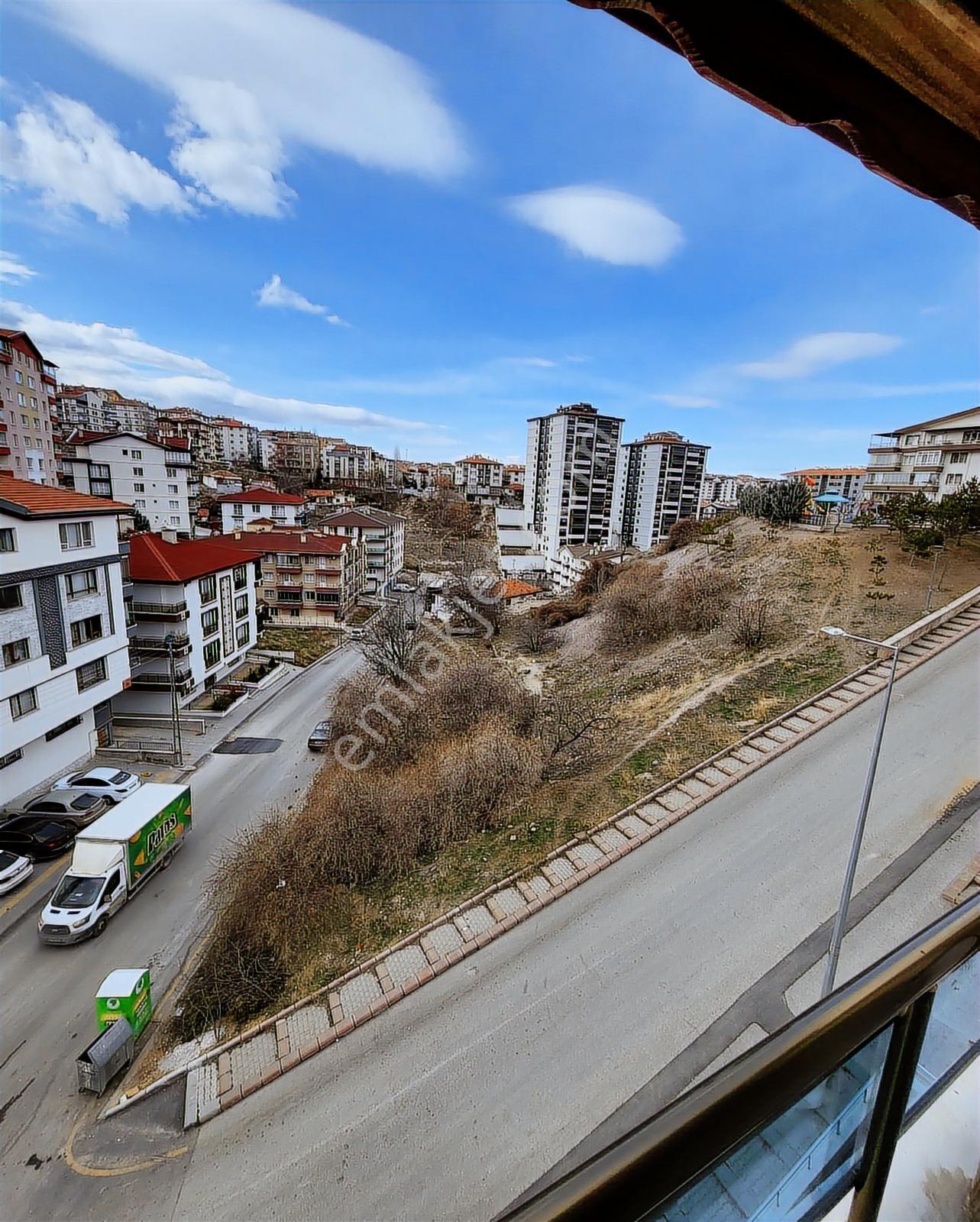 Krc'den Misket Mah.anadolu Caddesine Yakın Asansörlü 4+1 Dubleks - Görsel 23