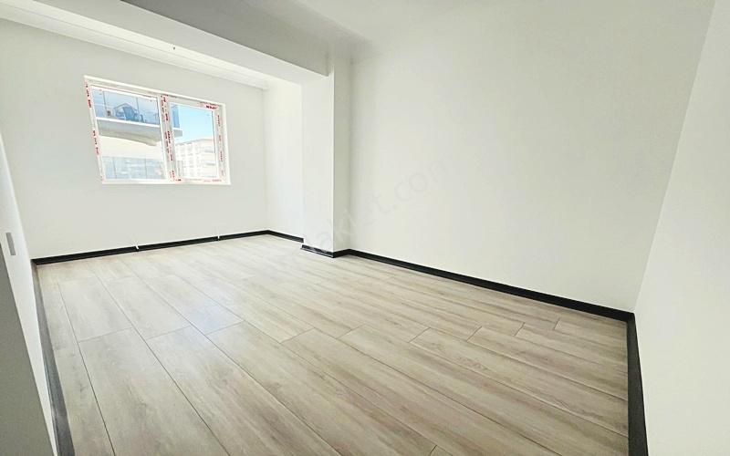 Yenikent Emla'tan Okullar Bölgesinde Satılık 4+1 160m2 - Görsel 36