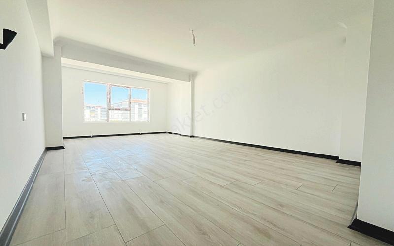 Yenikent Emla'tan Okullar Bölgesinde Satılık 4+1 160m2 - Görsel 16