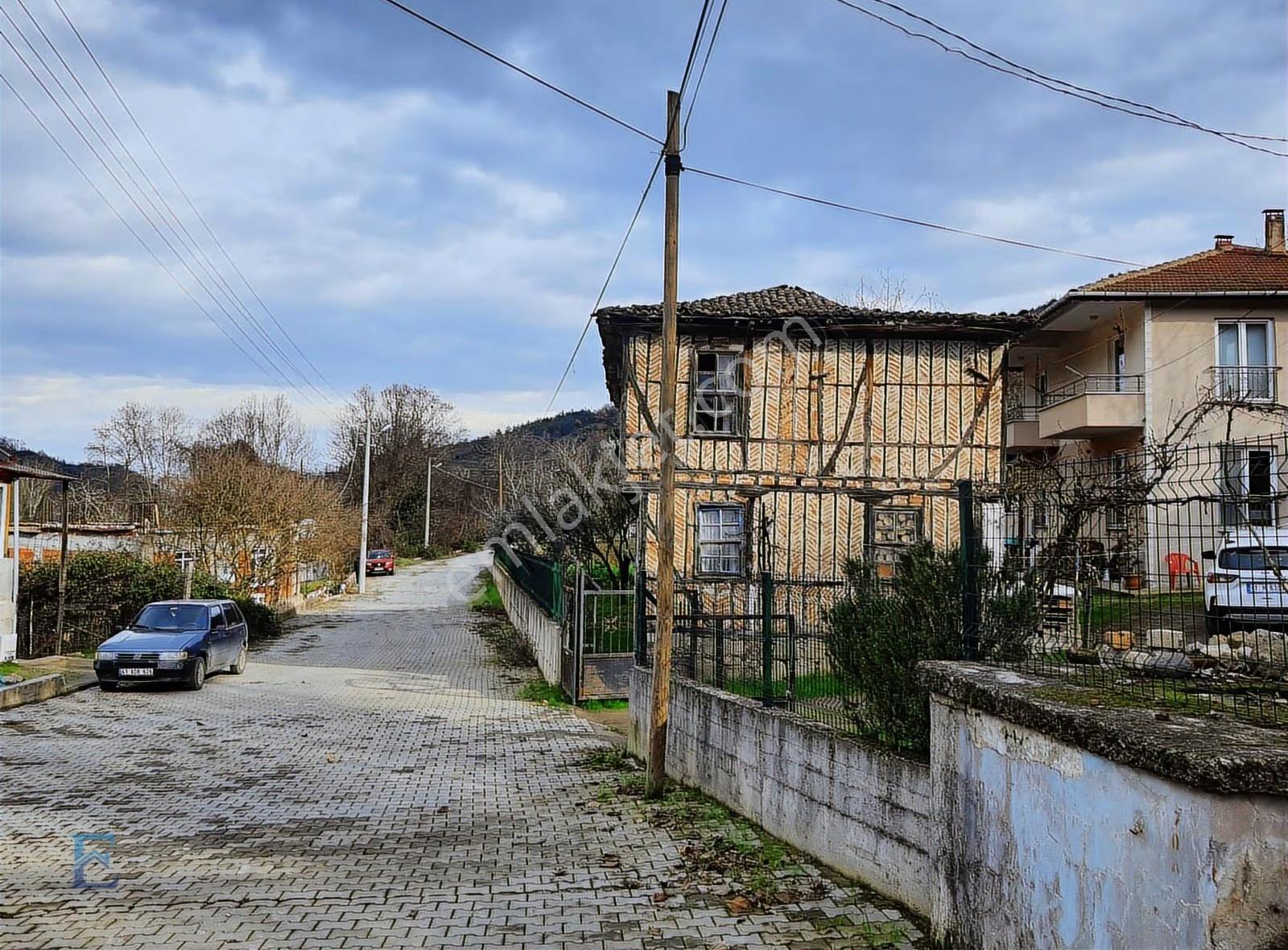 Selimiyede Köy İçi 1.463 M² İmarlı Arsa Ve 2 Katlı Kargır Ev - Görsel 12