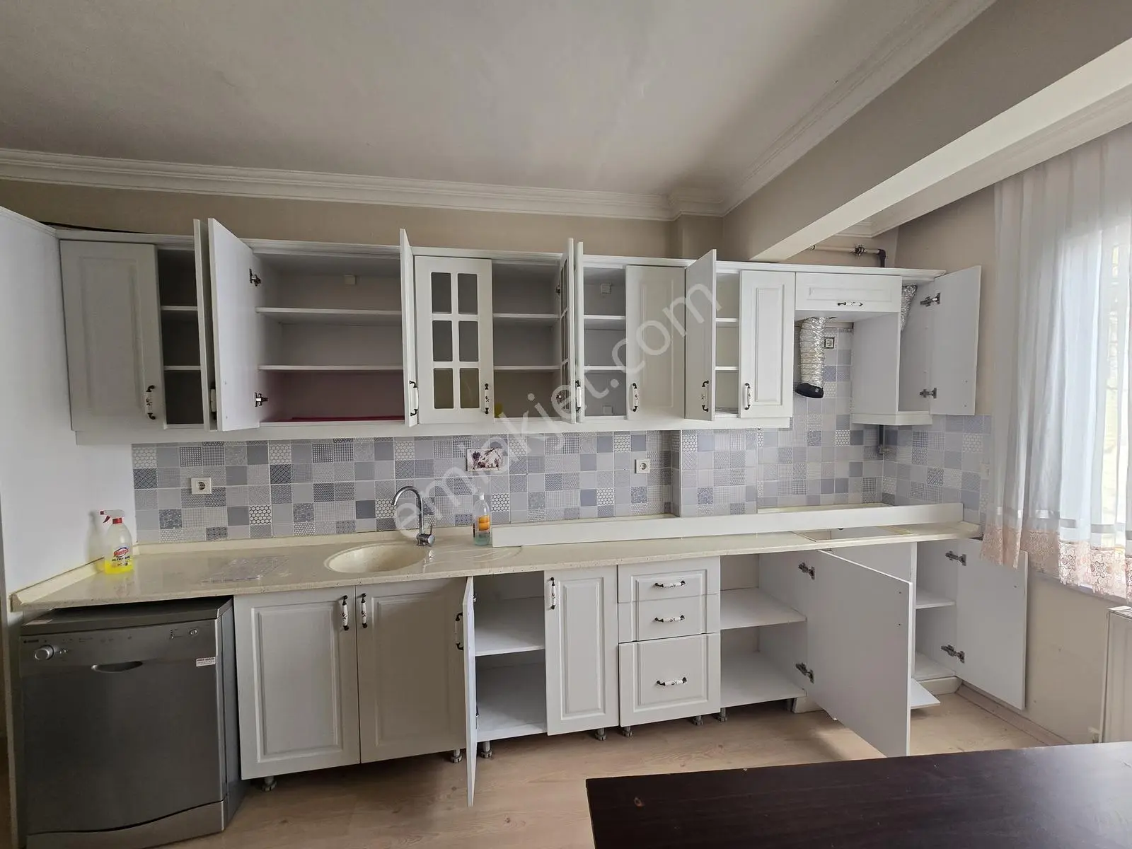 Pendik Ahmetyesevi Mahallesindce Kiralık 2+1 Eşyalı Daire
