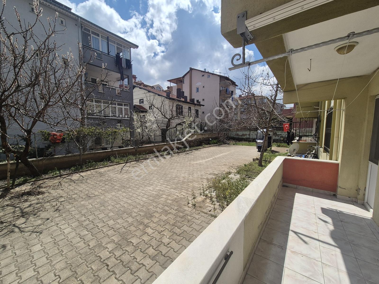 Isparta Merkez Hızırbey Mah. Geniş 3+1 Bahçe Katı Kiralık Daire! - Görsel 5