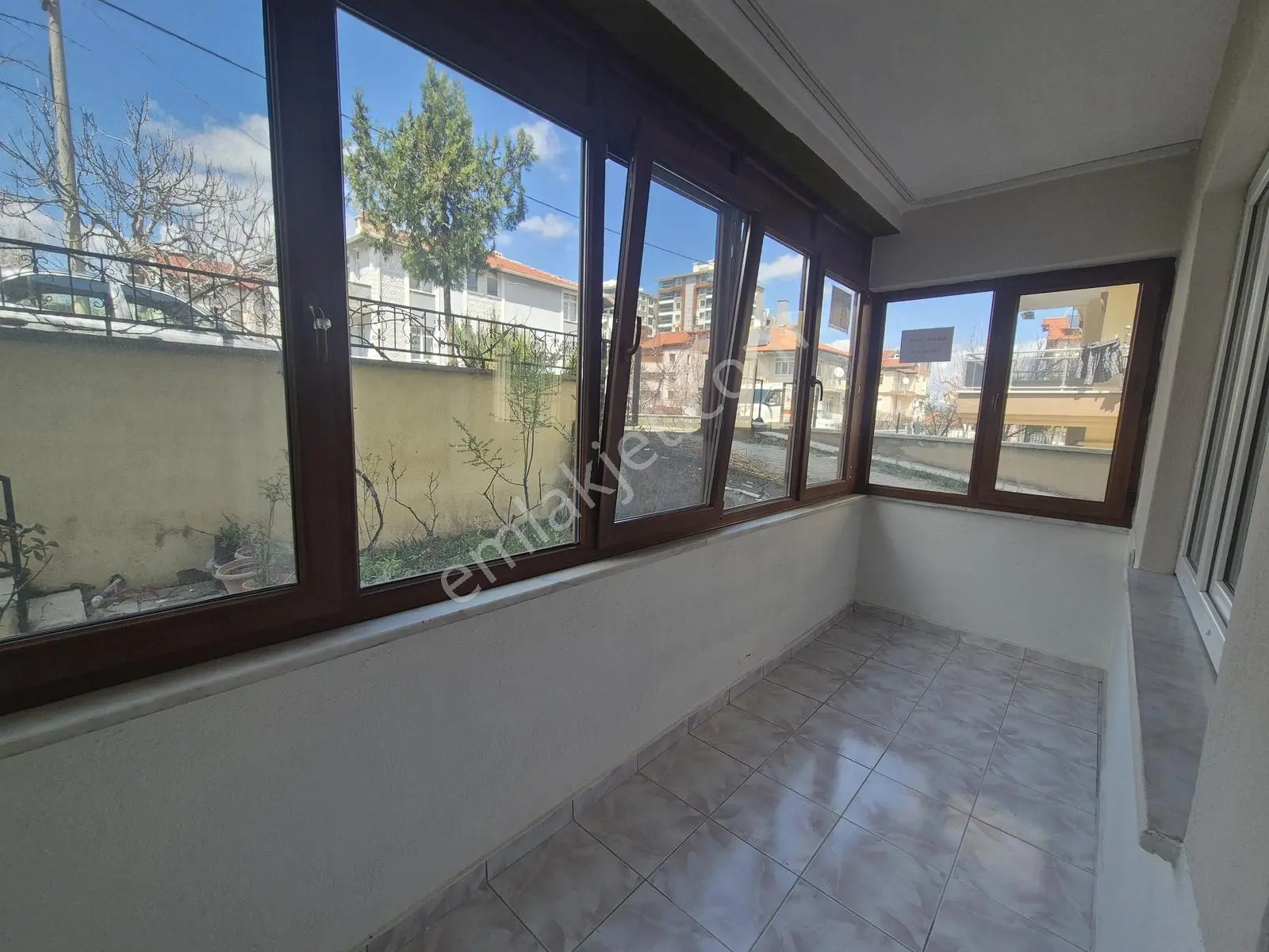Isparta Merkez Hızırbey Mah. Geniş 3+1 Bahçe Katı Kiralık Daire! - Görsel 2