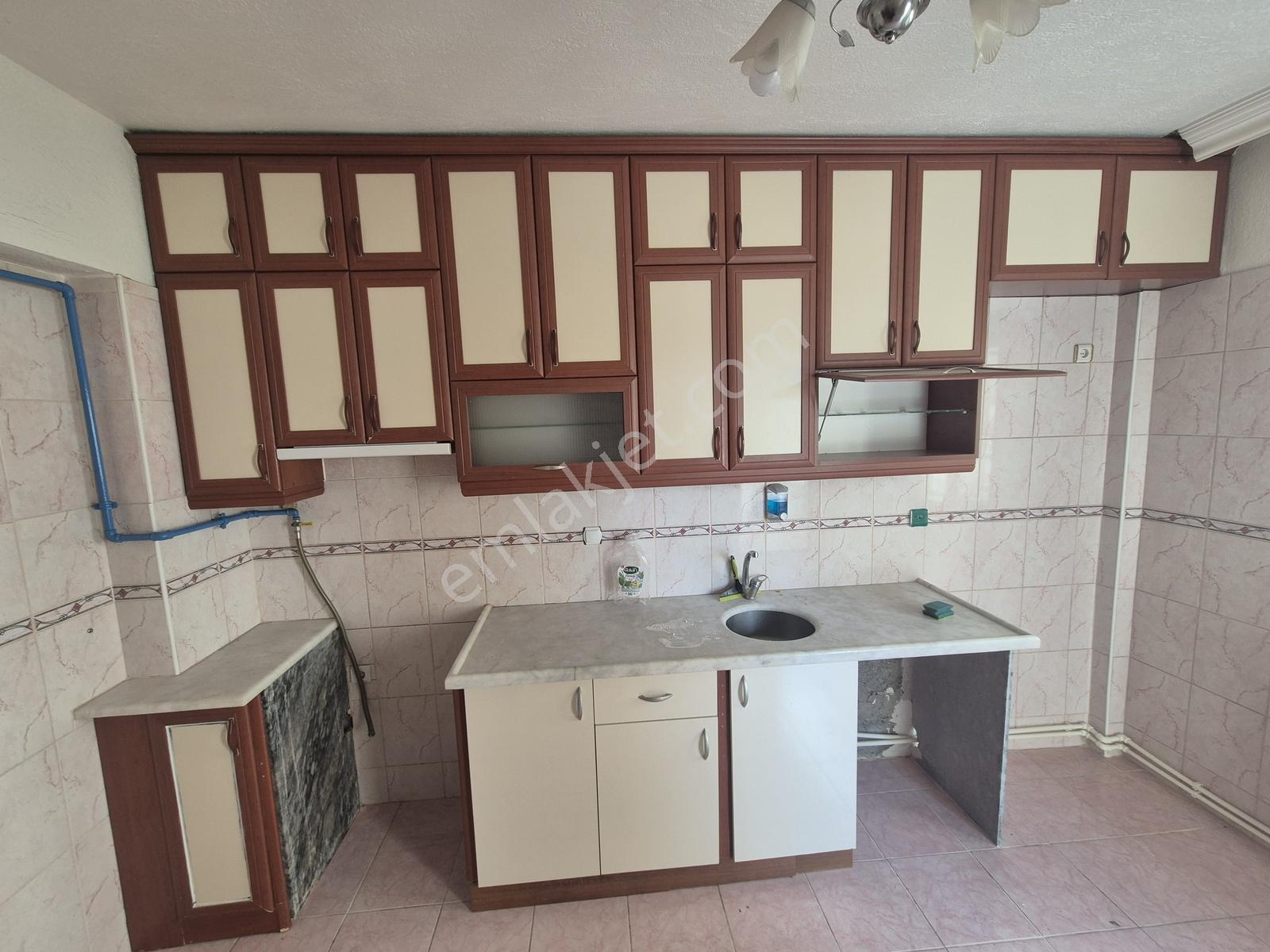 Isparta Merkez Hızırbey Mah. Geniş 3+1 Bahçe Katı Kiralık Daire! - Görsel 4