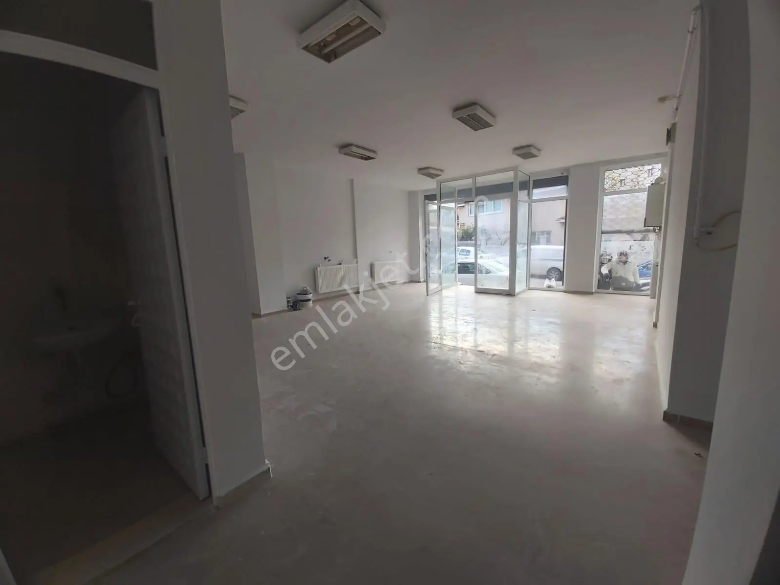 Maltepe Altayçeşmede İşlek Sokakta Satılık 55m2 Acil Arsa Tapulu