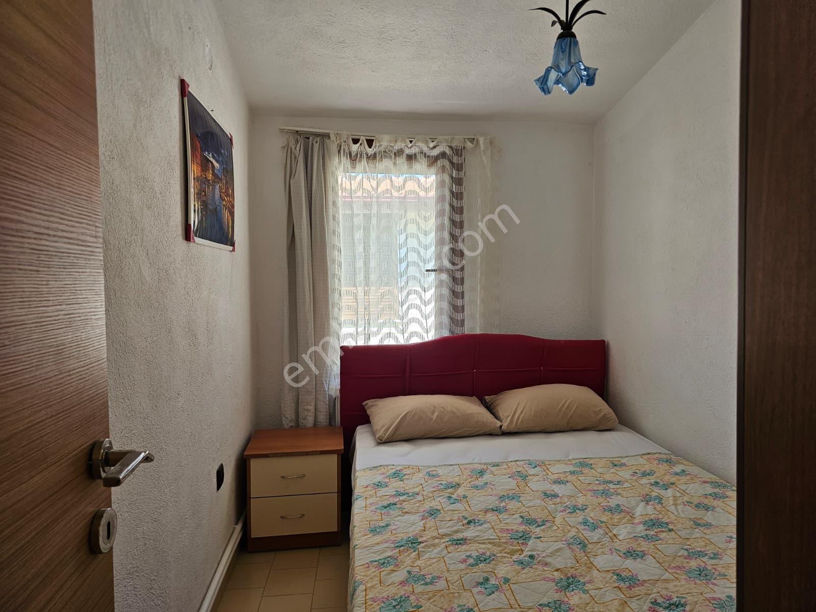 Burhaniye Ören'de, Plaja Sıfır Site İçinde, Özel Mimari, Eşyalı Müstakil Satılık Villa - Görsel 24