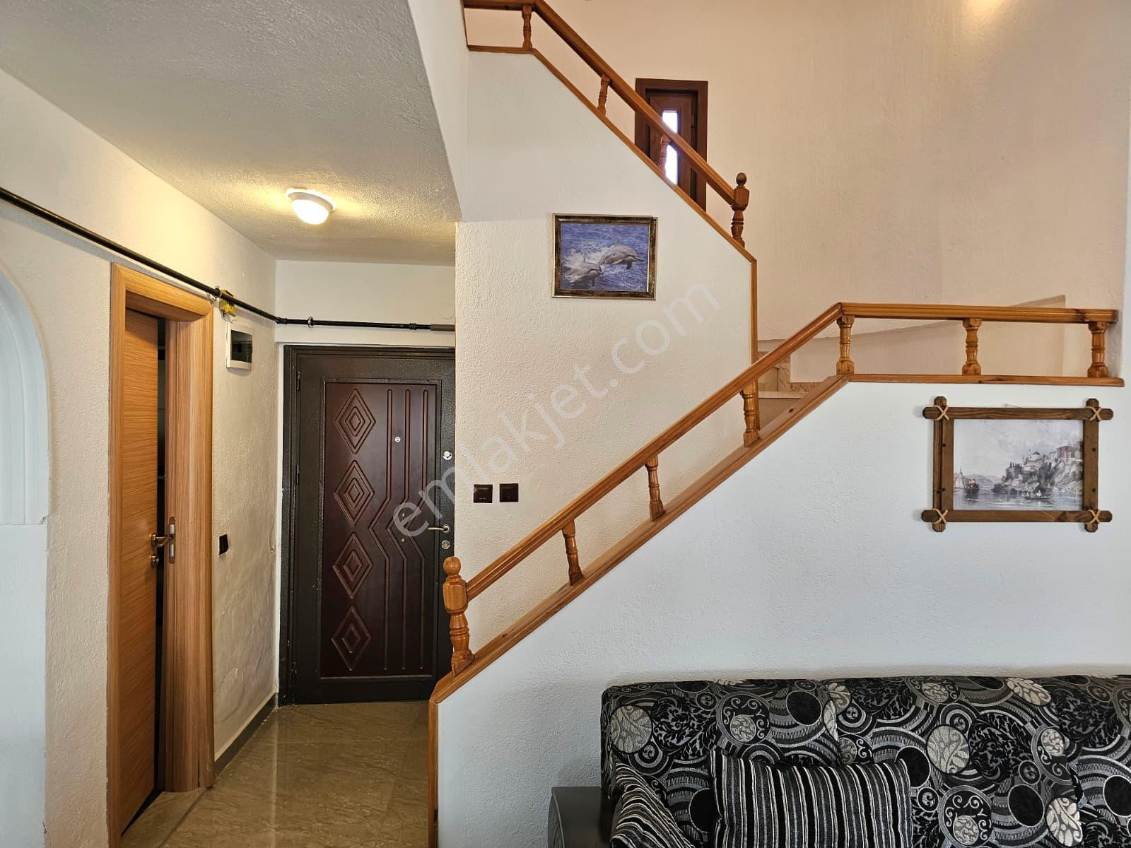 Burhaniye Ören'de, Plaja Sıfır Site İçinde, Özel Mimari, Eşyalı Müstakil Satılık Villa - Görsel 17