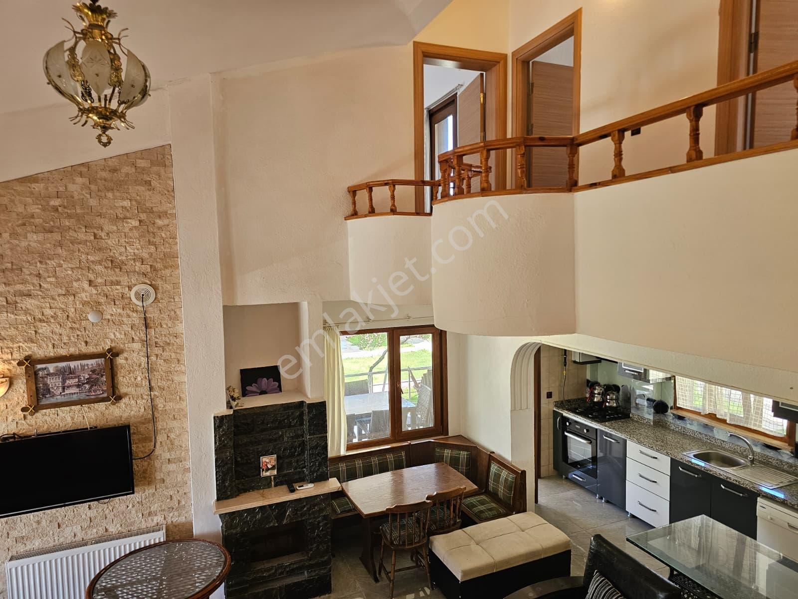 Burhaniye Ören'de, Plaja Sıfır Site İçinde, Özel Mimari, Eşyalı Müstakil Satılık Villa - Görsel 19