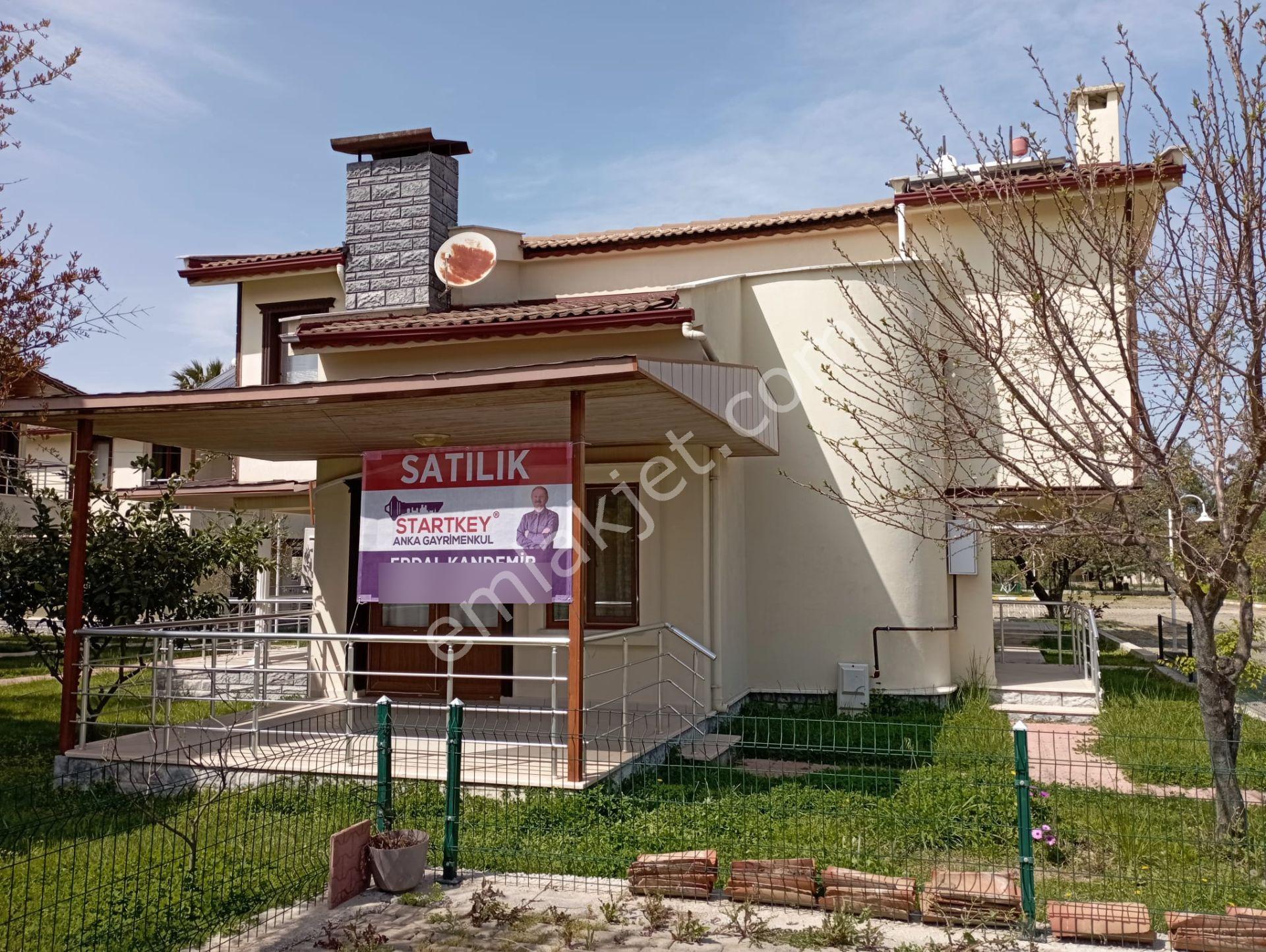 Burhaniye Ören'de, Plaja Sıfır Site İçinde, Özel Mimari, Eşyalı Müstakil Satılık Villa - Görsel 35