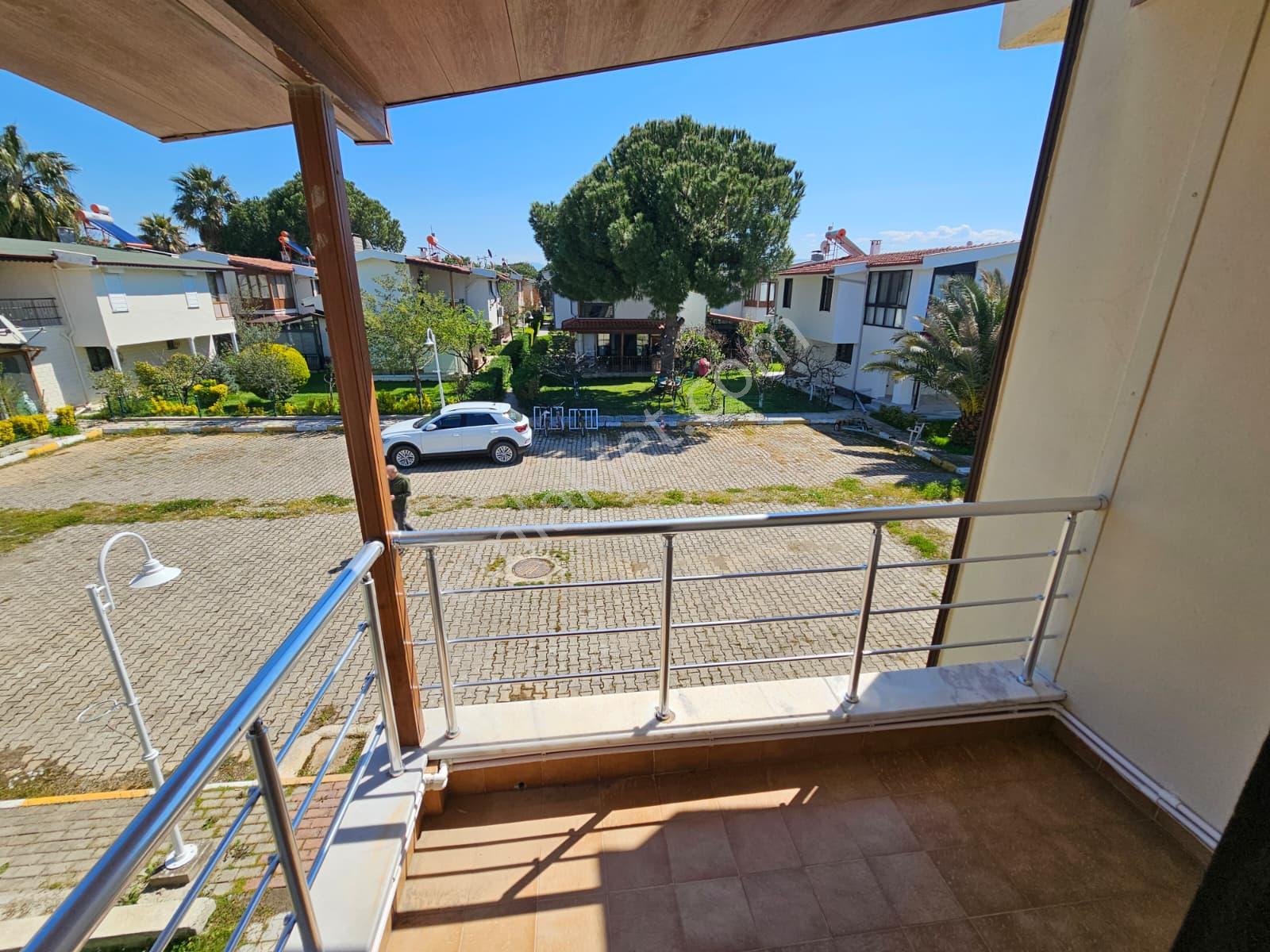 Burhaniye Ören'de, Plaja Sıfır Site İçinde, Özel Mimari, Eşyalı Müstakil Satılık Villa - Görsel 23