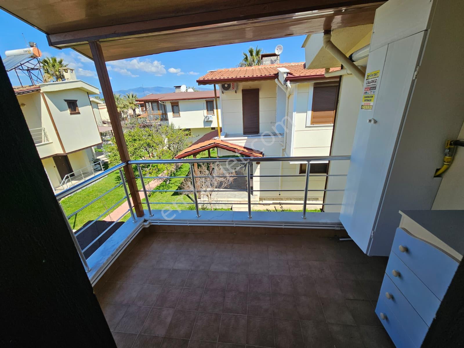 Burhaniye Ören'de, Plaja Sıfır Site İçinde, Özel Mimari, Eşyalı Müstakil Satılık Villa - Görsel 28